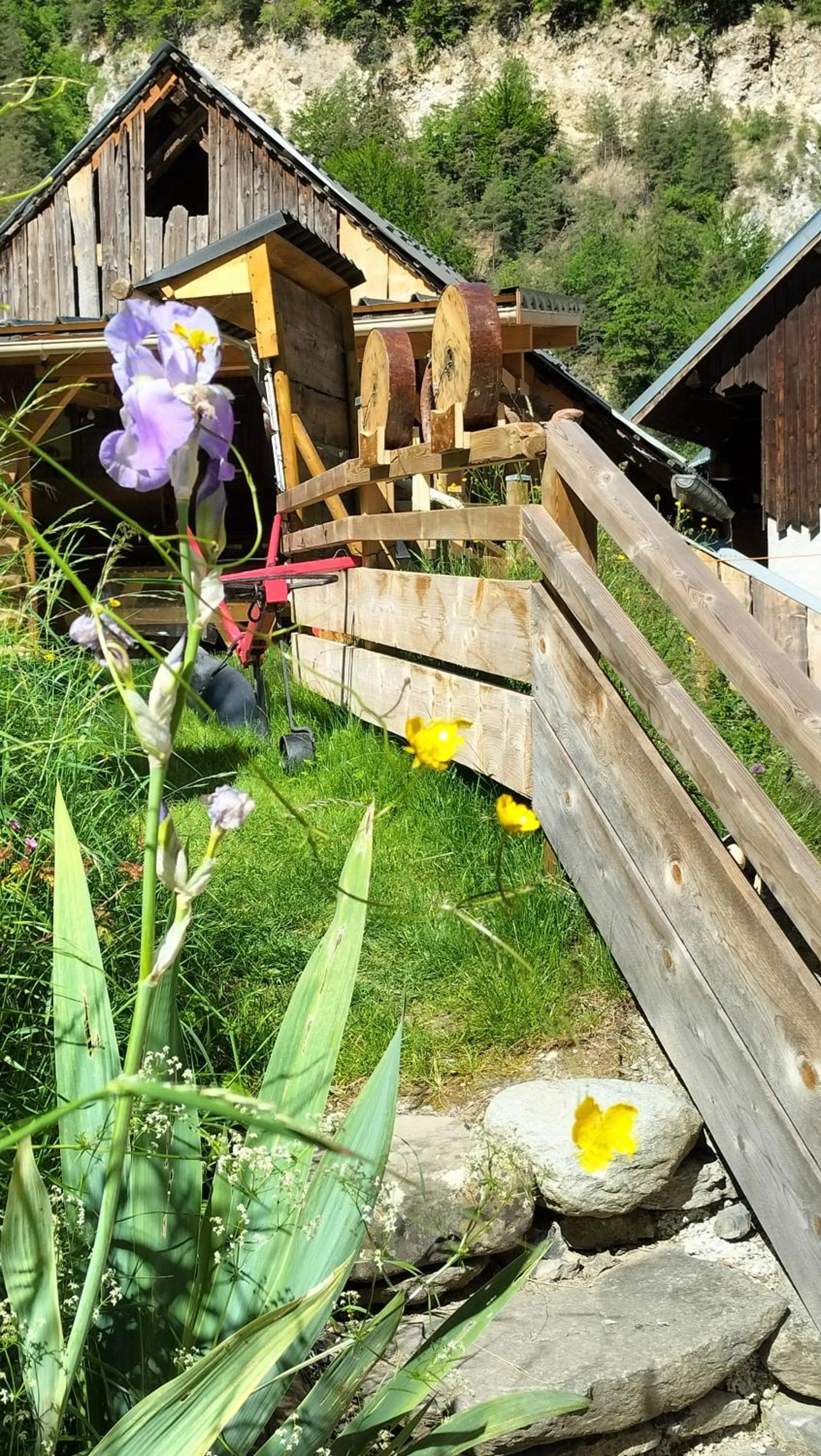 Nearby landmark in AU SOMMET DES NARCISSES