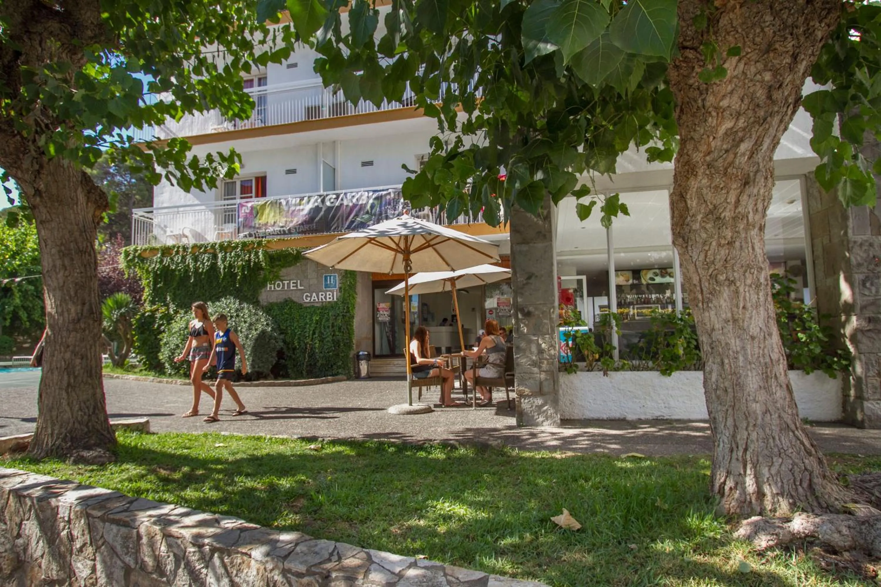 Garden in Hotel Villa Garbí