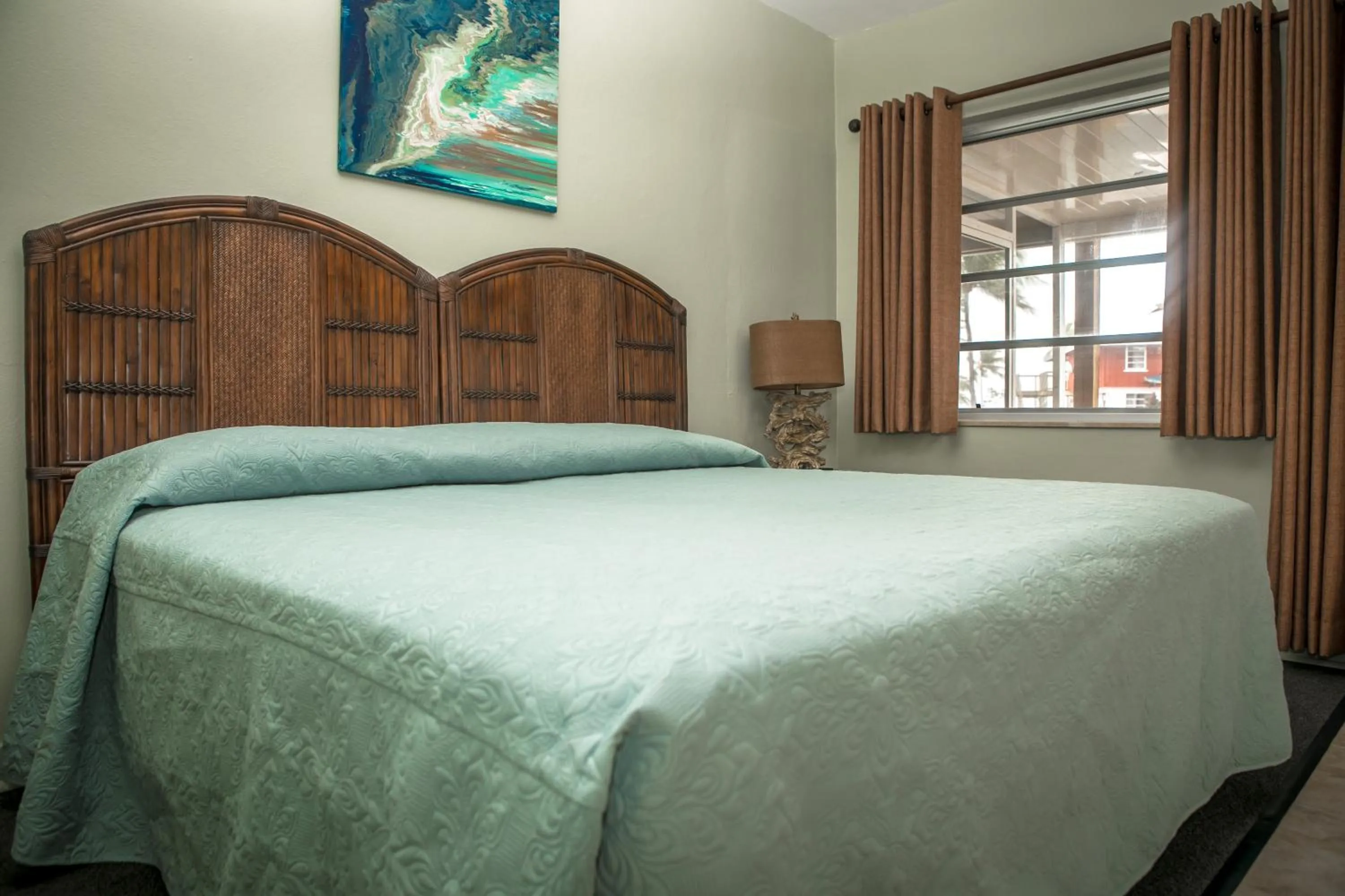 Bed in Ragged Edge Resort & Marina