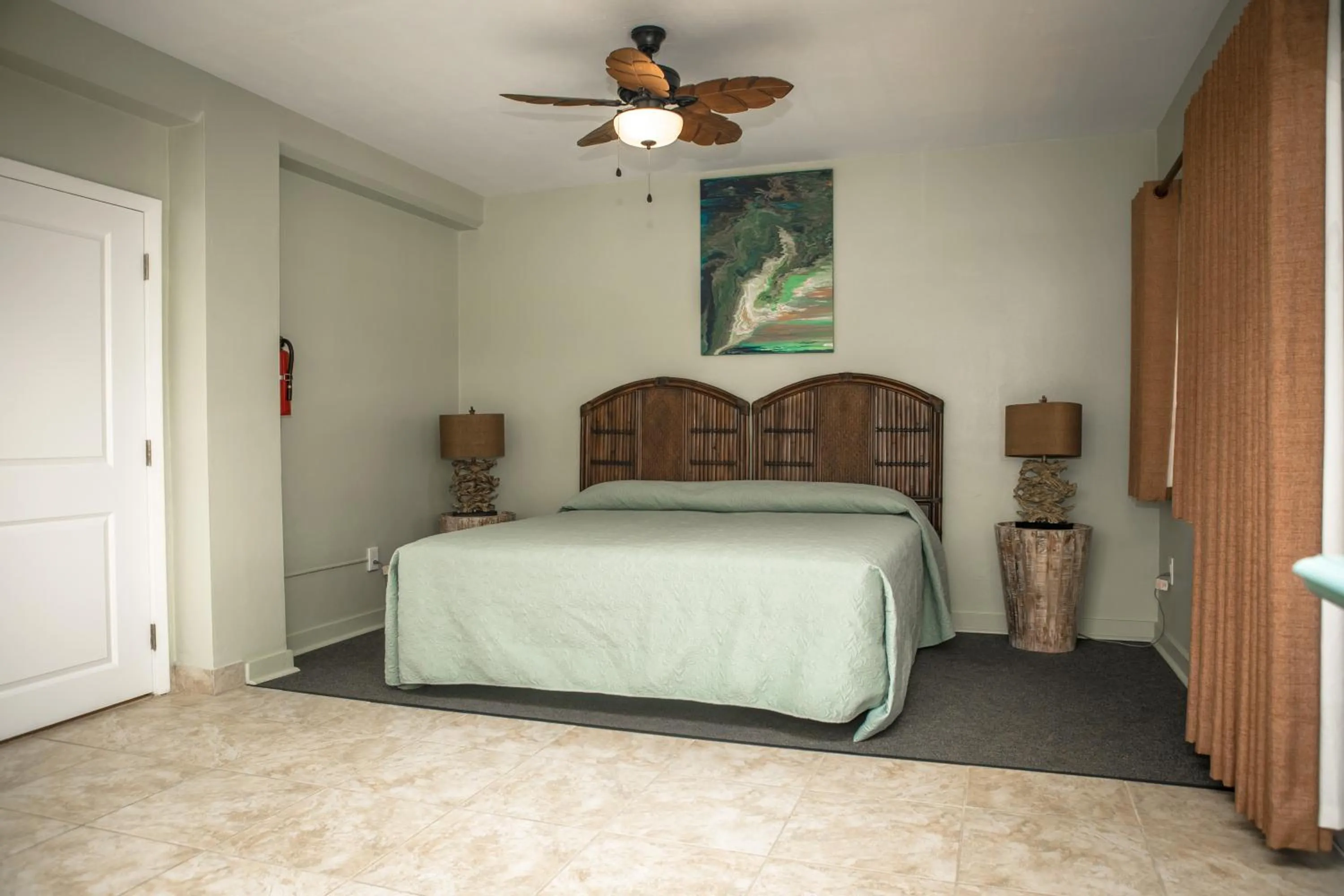 Bed in Ragged Edge Resort & Marina