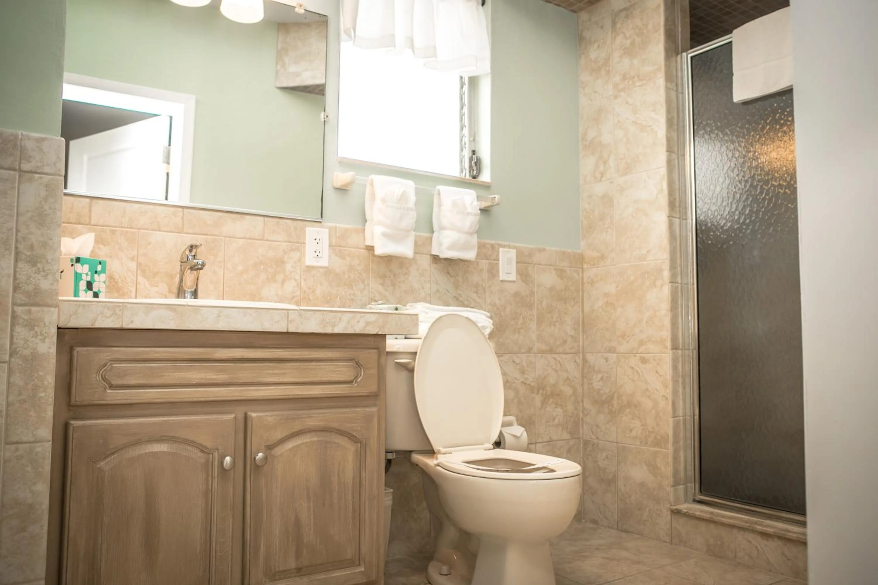 Bathroom in Ragged Edge Resort & Marina