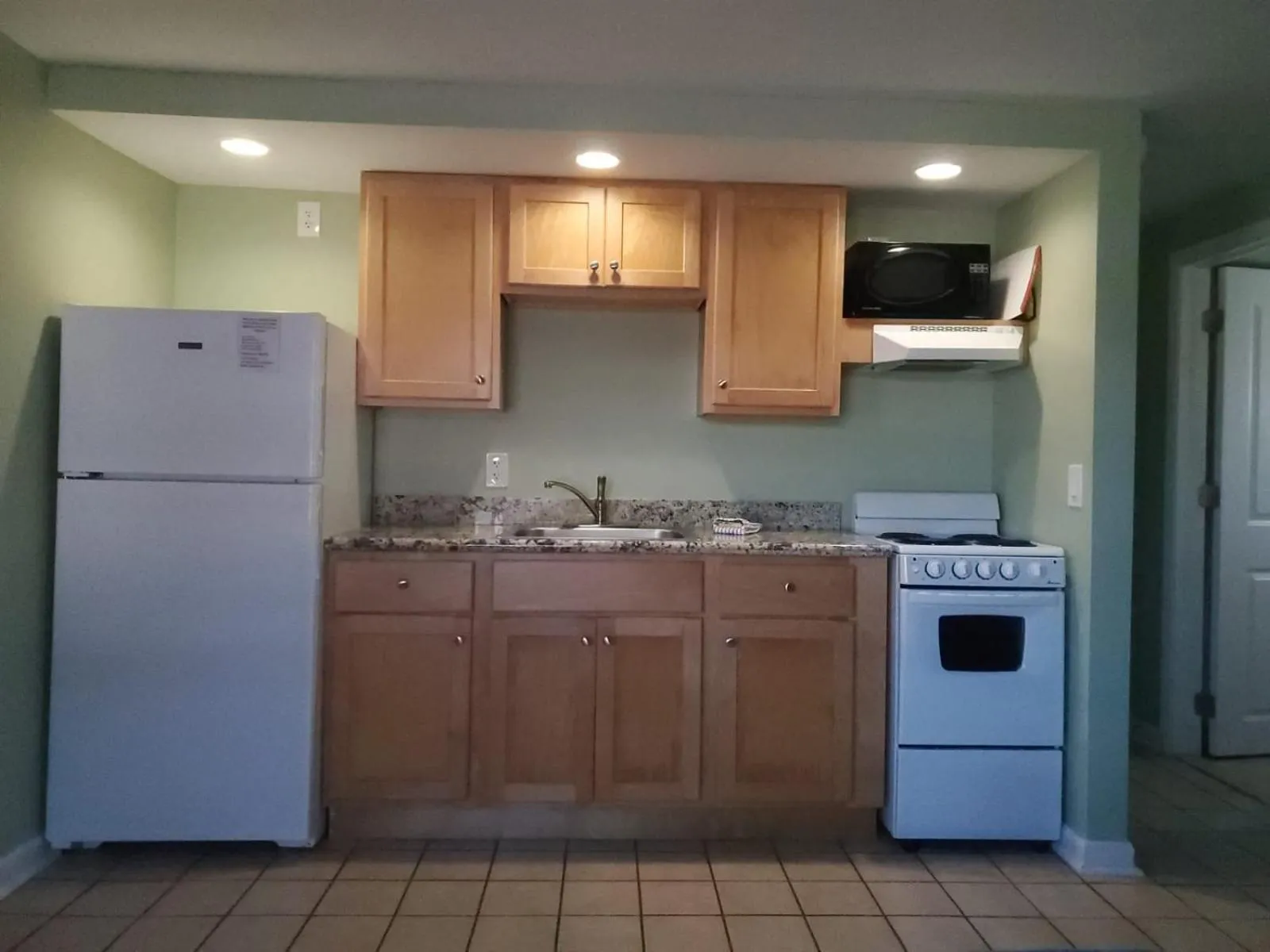 Kitchen or kitchenette in Ragged Edge Resort & Marina