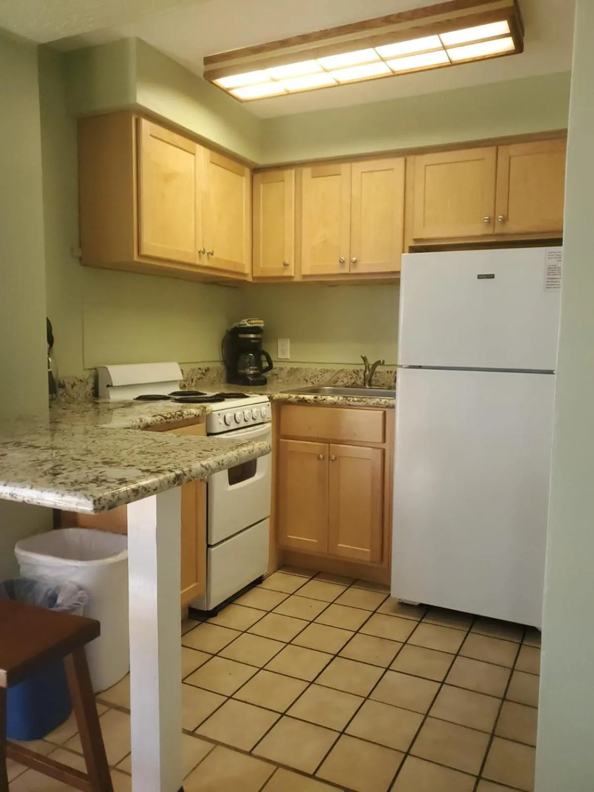 Kitchen or kitchenette in Ragged Edge Resort & Marina