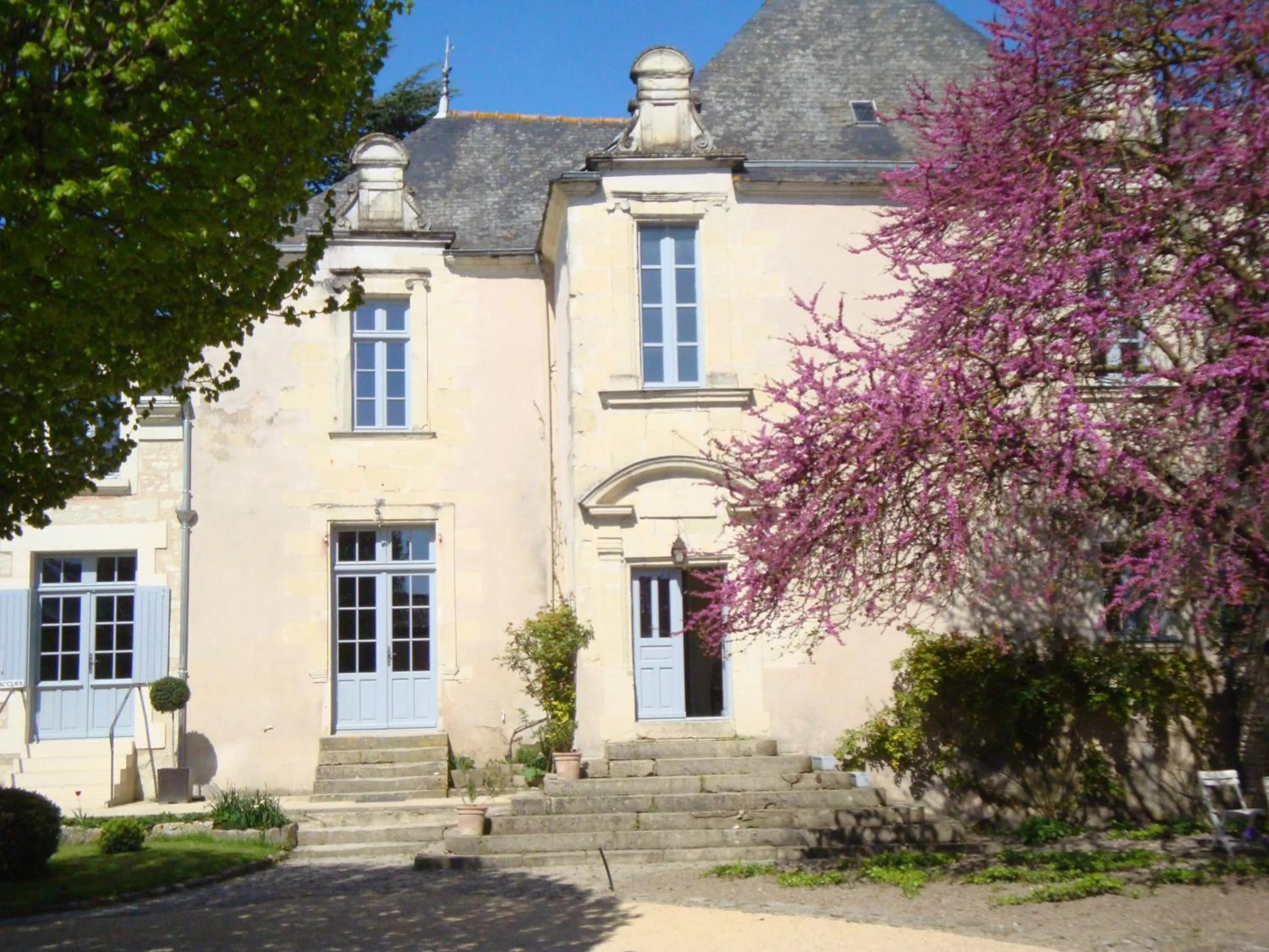 Facade/entrance in Manoir d'Orbé