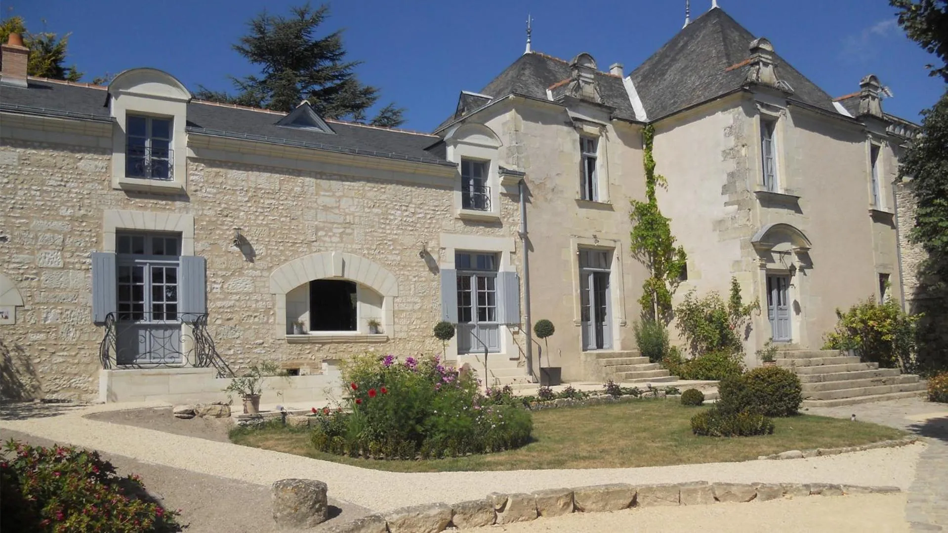 Facade/entrance in Manoir d'Orbé