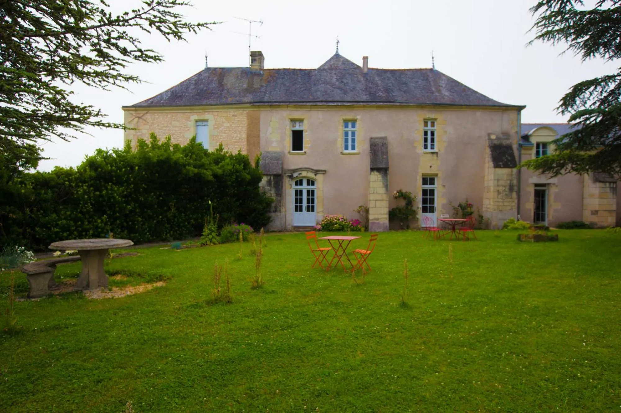 Day in Manoir d'Orbé
