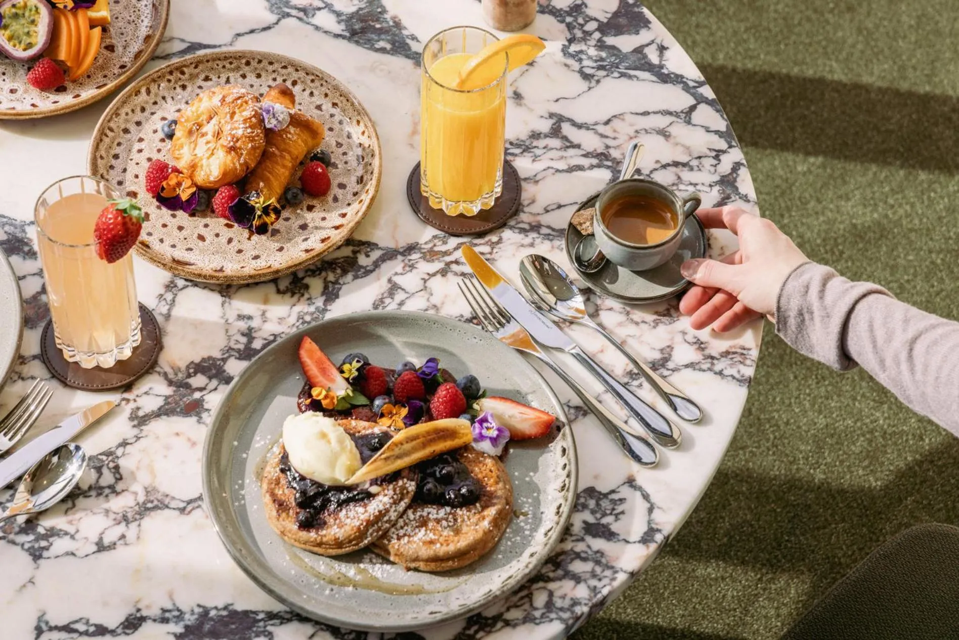 Breakfast in Sequoia Lodge