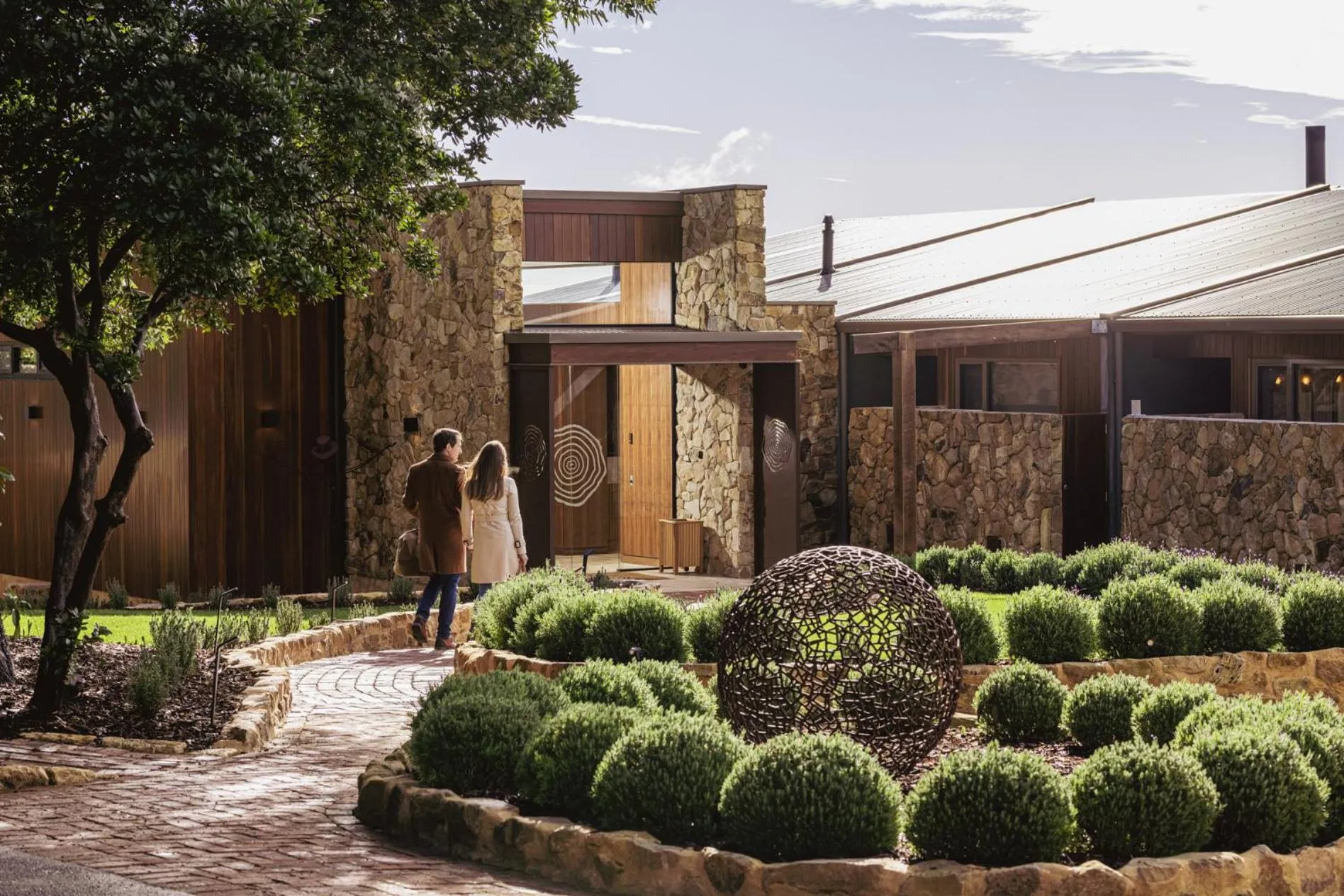 Facade/entrance in Sequoia Lodge