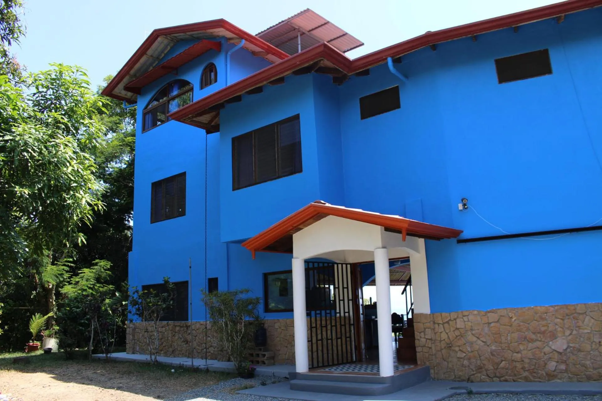 Facade/entrance in El Paraiso Azul