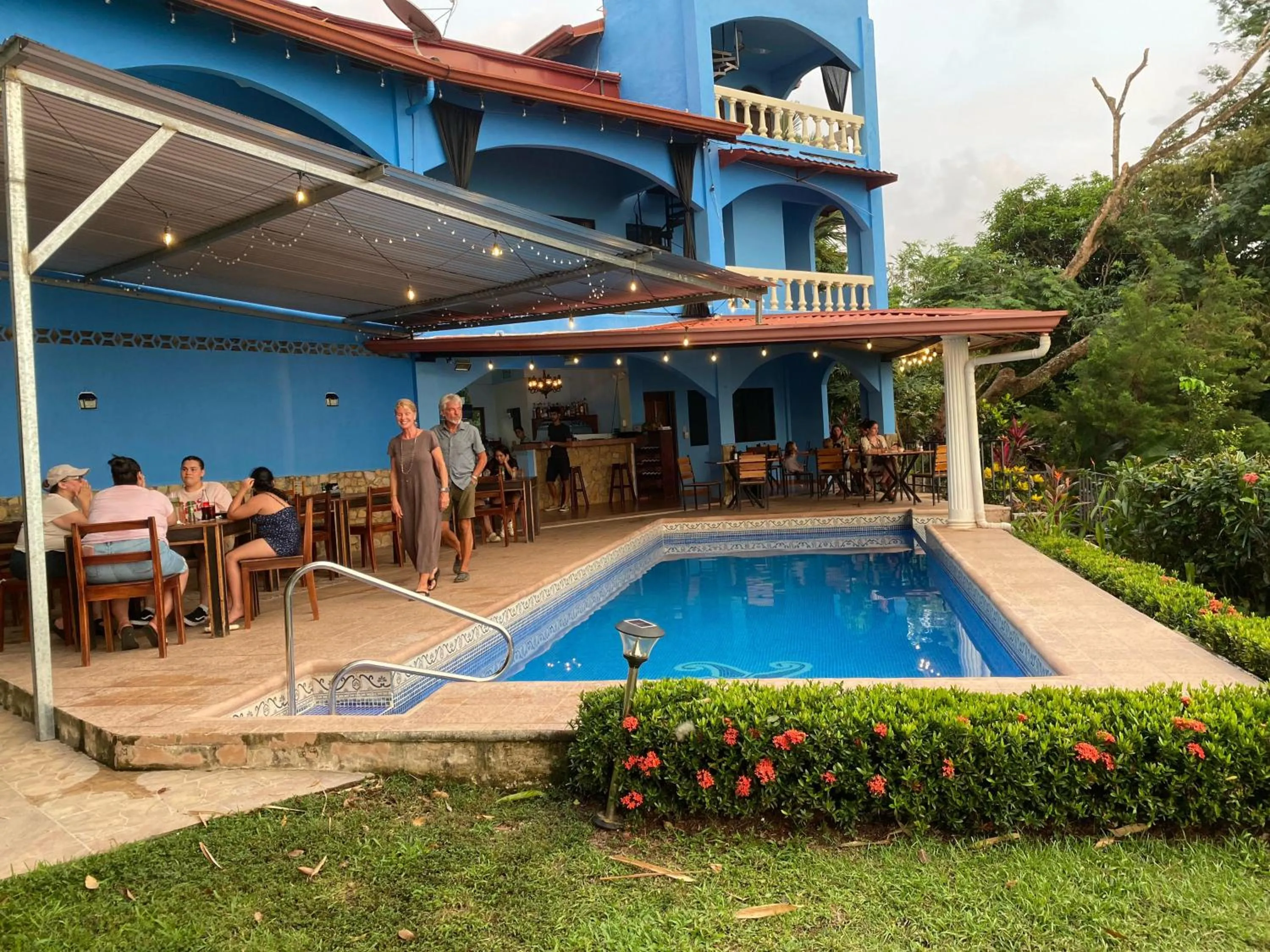 Restaurant/places to eat in El Paraiso Azul