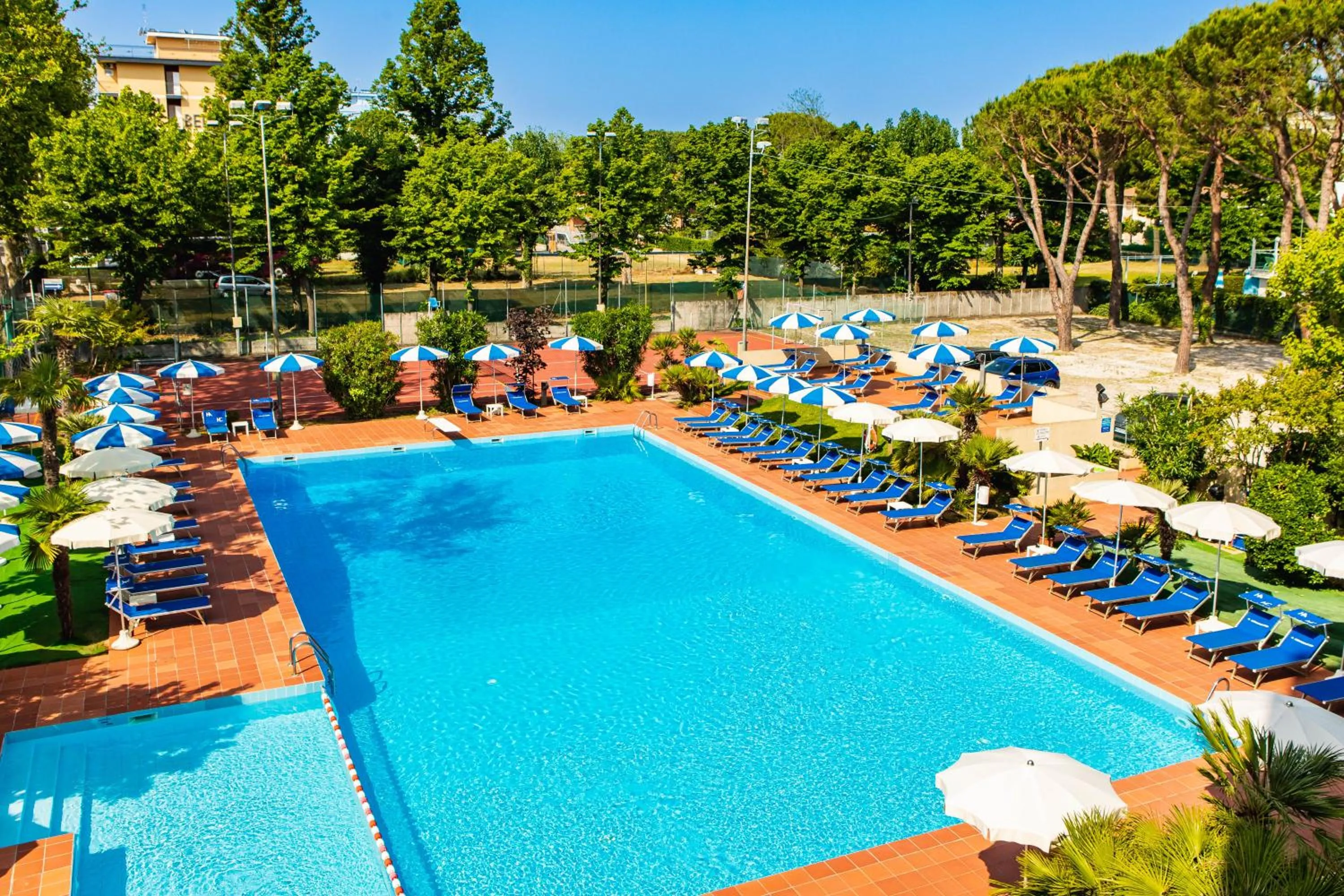 Swimming pool in Hotel Ambasciatori