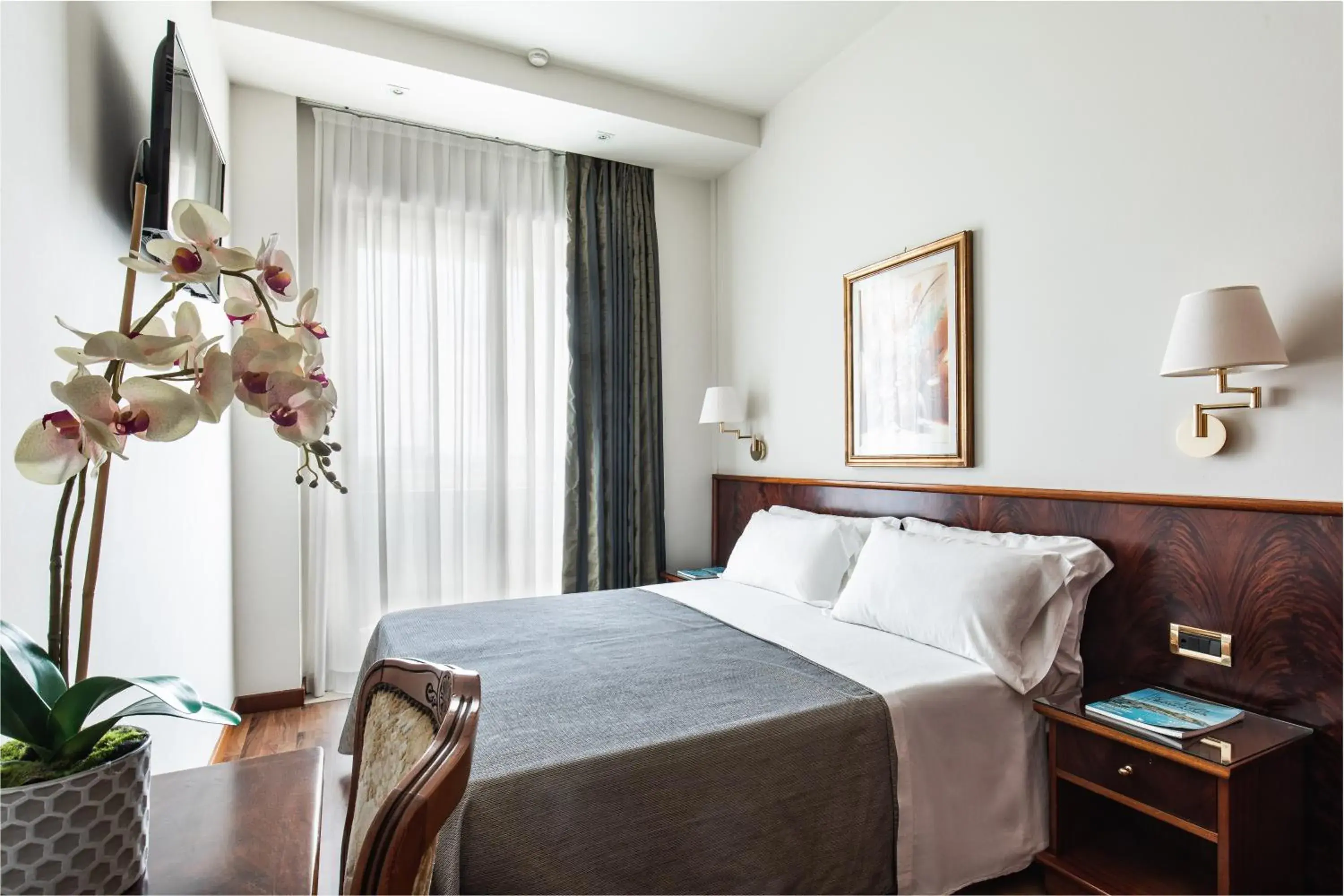 Bedroom, Bed in Hotel Ambasciatori