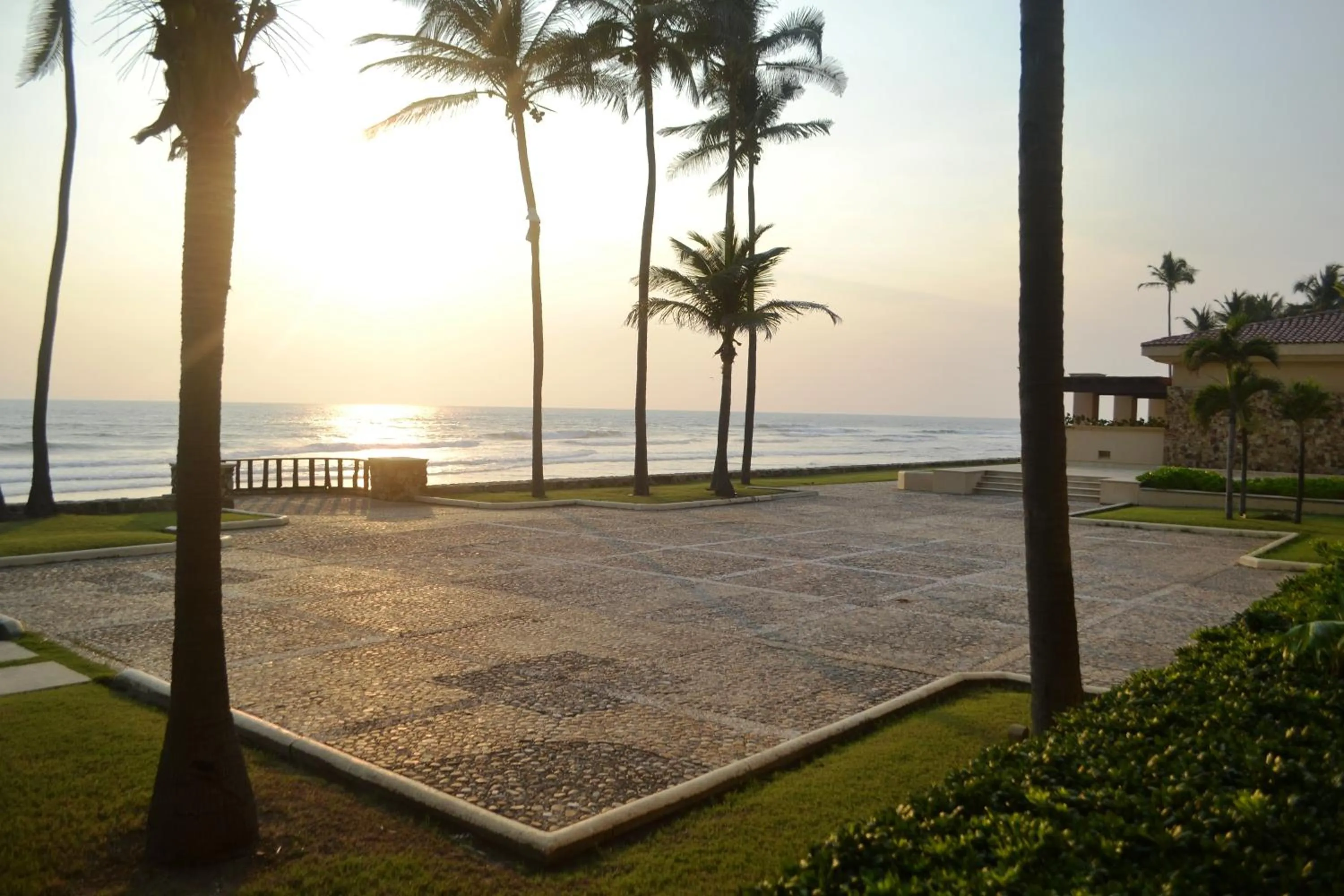 Sunset in Hotel Tres Vidas Acapulco