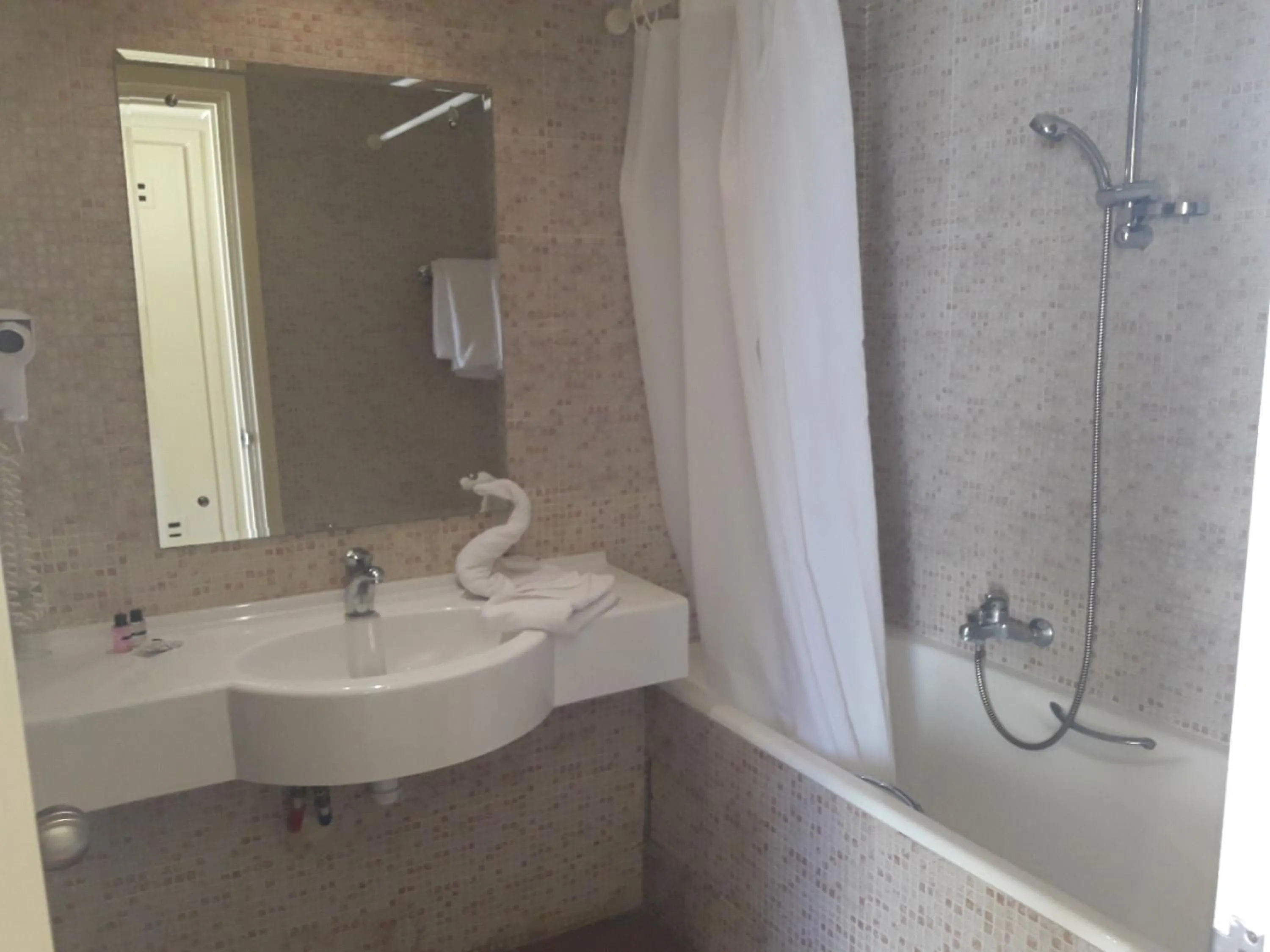 Bathroom in Sufetula Hotel