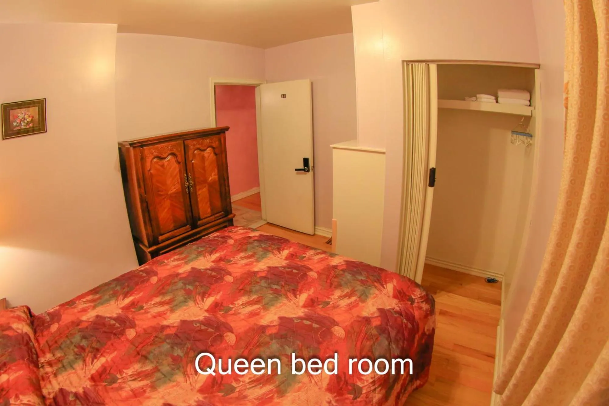 Bed in Comfort Home Toronto