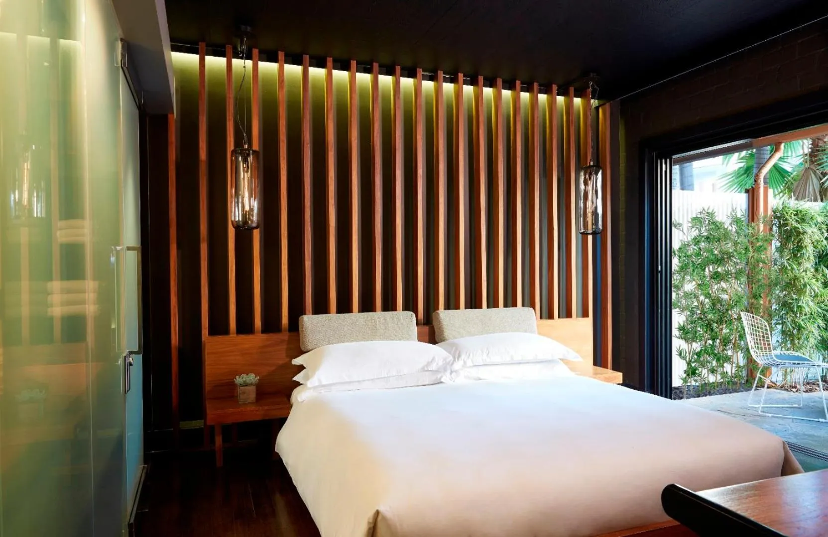 Bed in The Hollywood Roosevelt