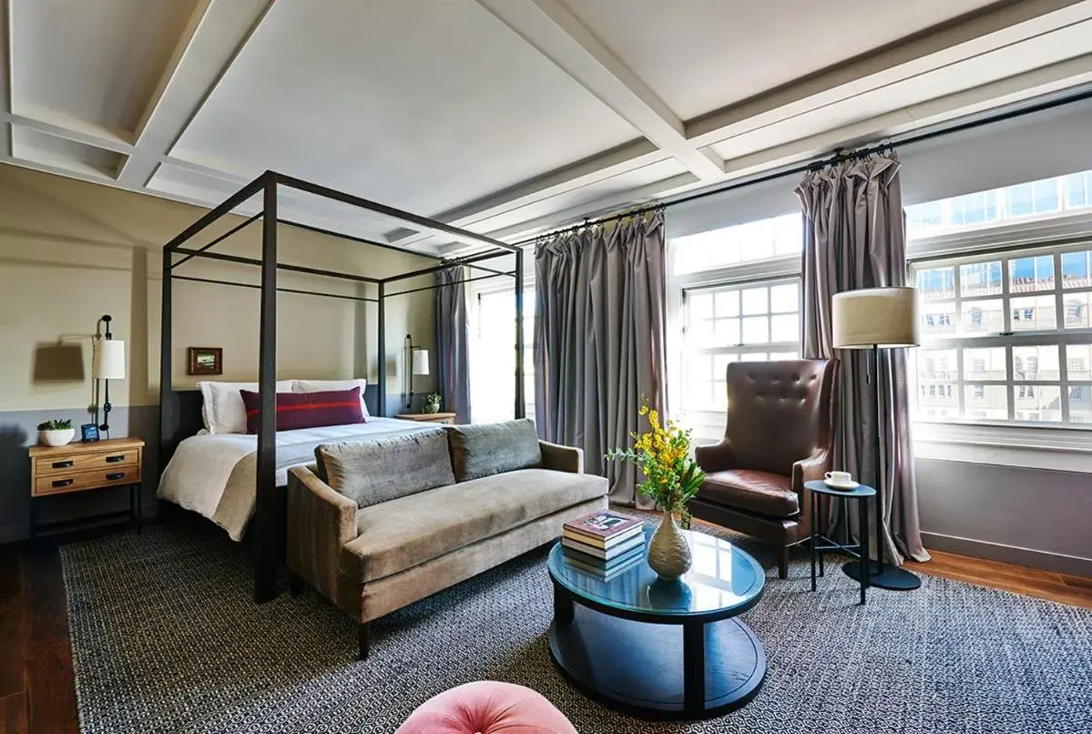 Bed in The Hollywood Roosevelt Bed in The Hollywood Roosevelt