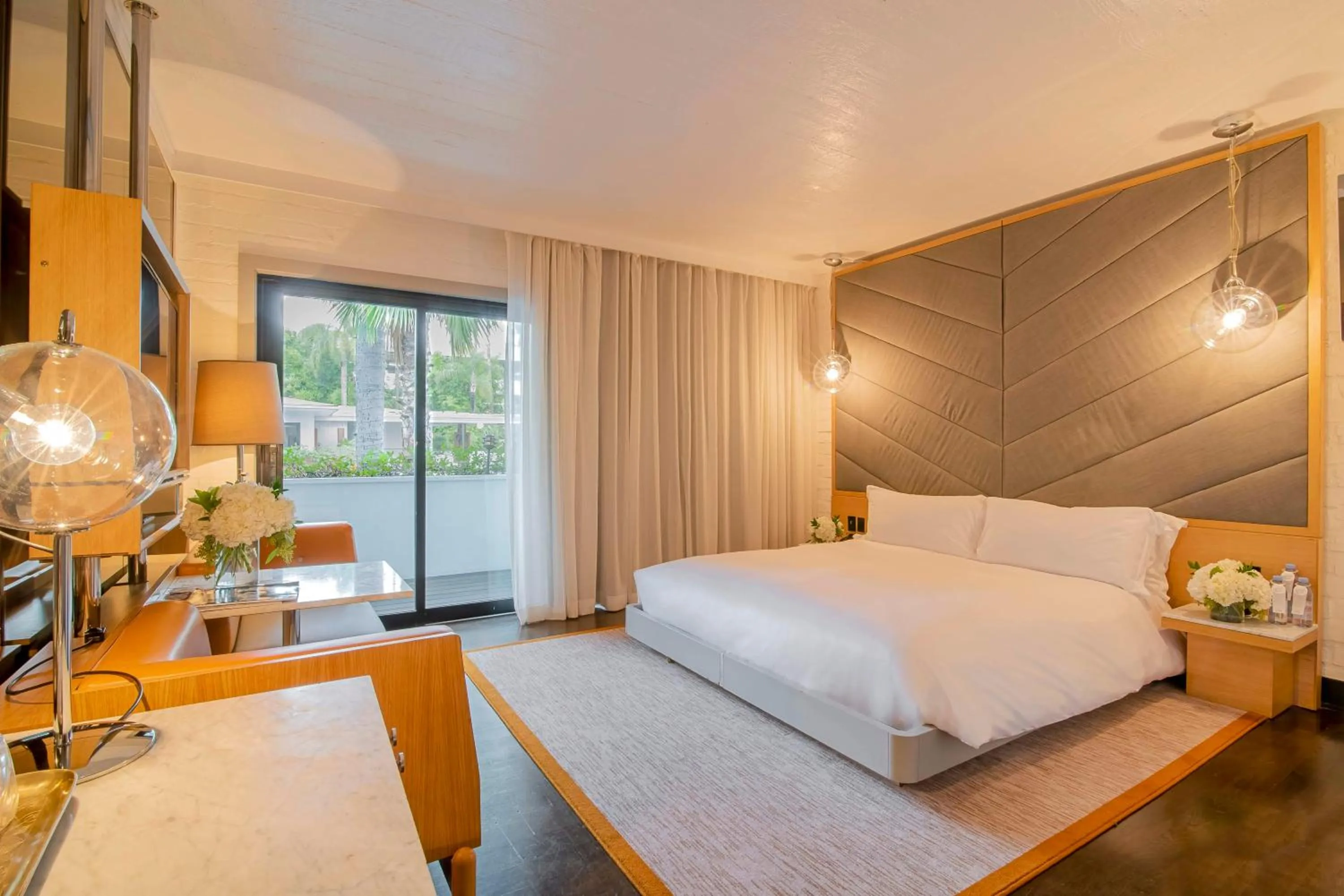 Bed in The Hollywood Roosevelt