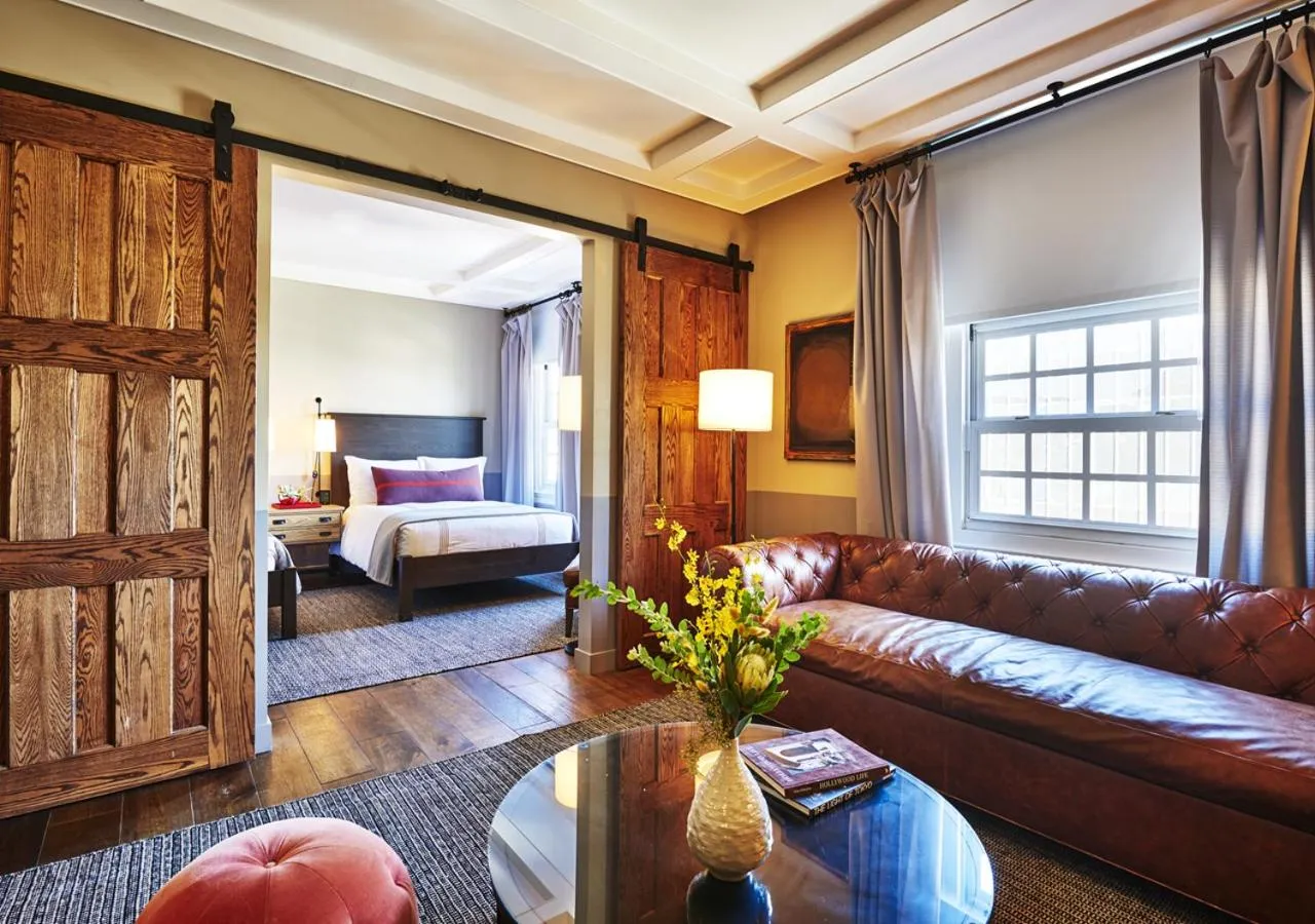 Bedroom, Bed in The Hollywood Roosevelt