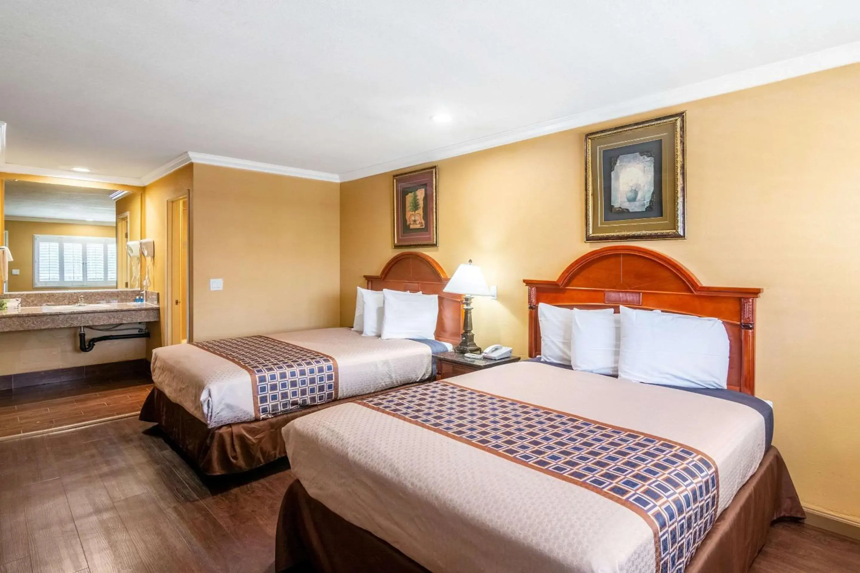 Bedroom, Bed in Rodeway Inn Artesia Cerritos Bedroom, Bed in Rodeway Inn Artesia Cerritos