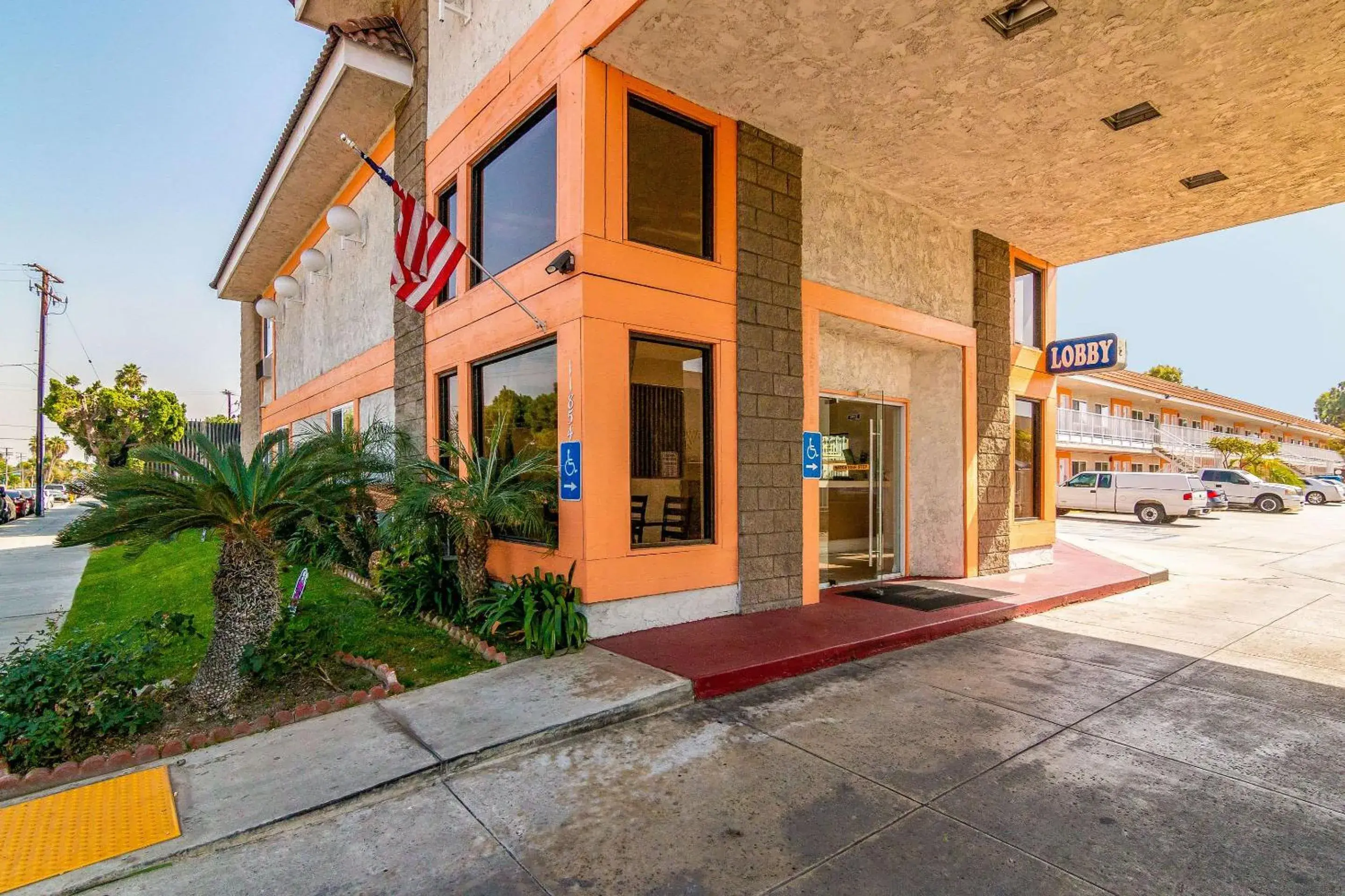 Property building in Rodeway Inn Artesia Cerritos Property building in Rodeway Inn Artesia Cerritos