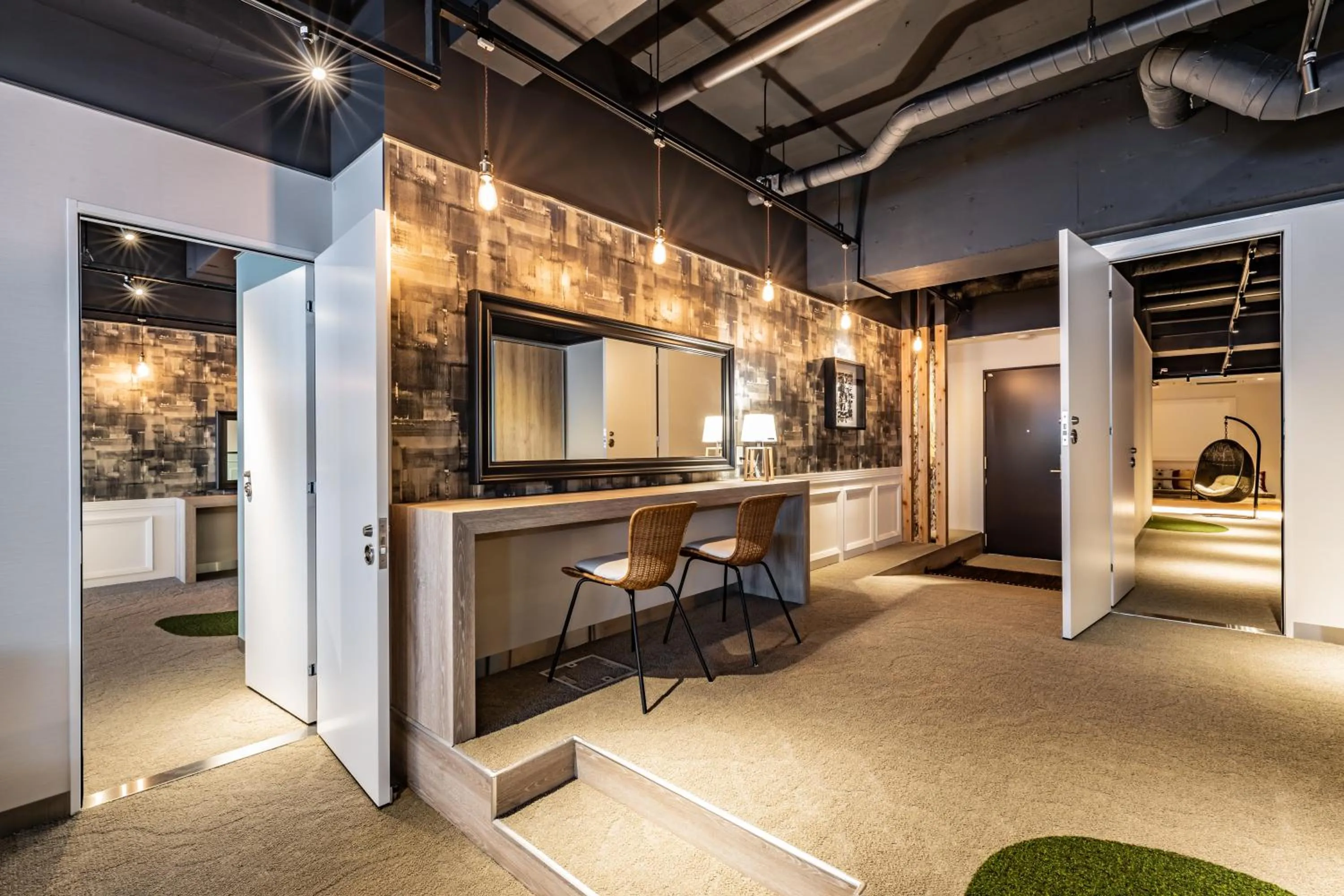 Living room in ビル泊 -Birupaku Decentralized Hotel-