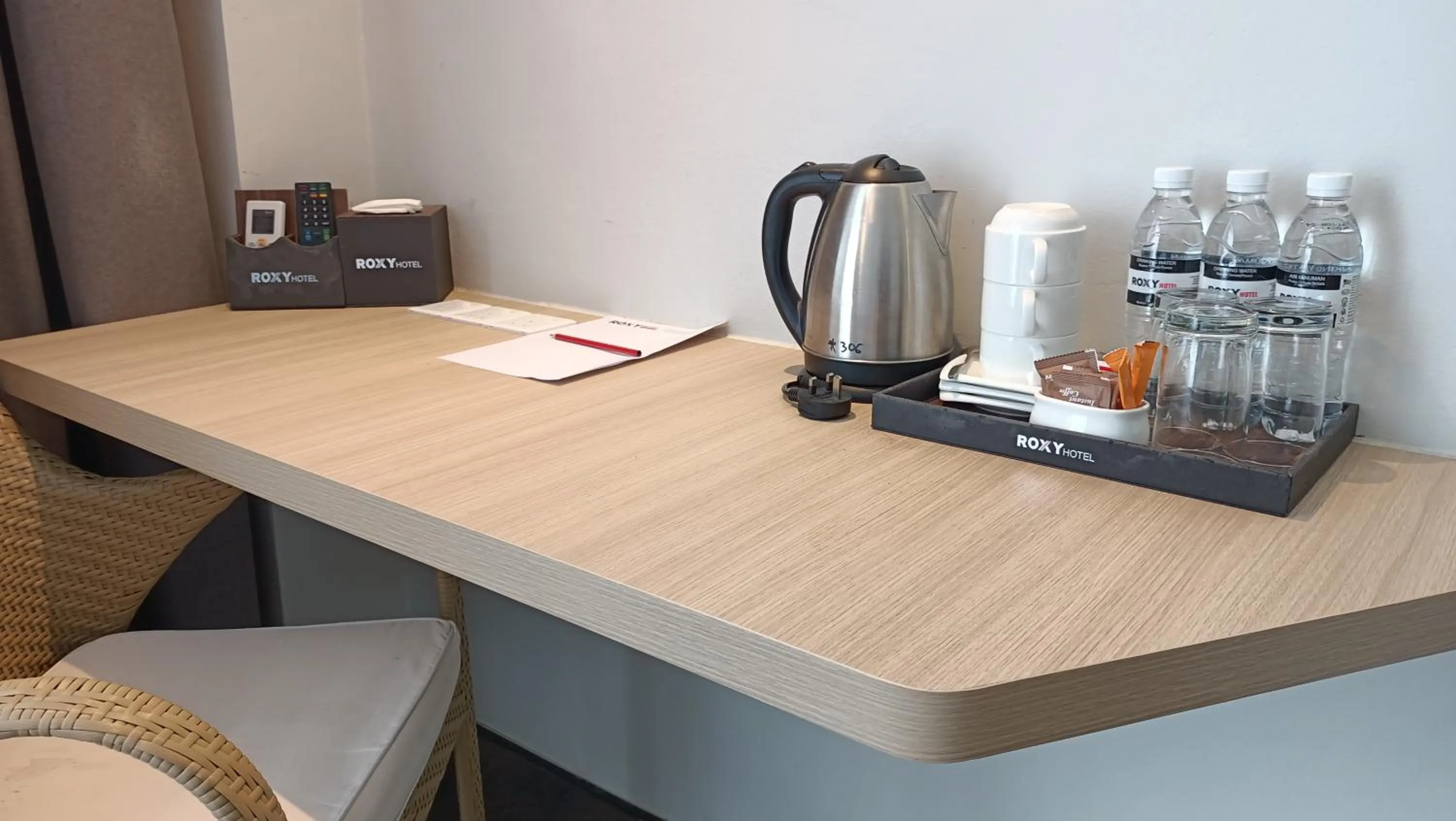 Coffee/tea facilities in Roxy Hotel Serian