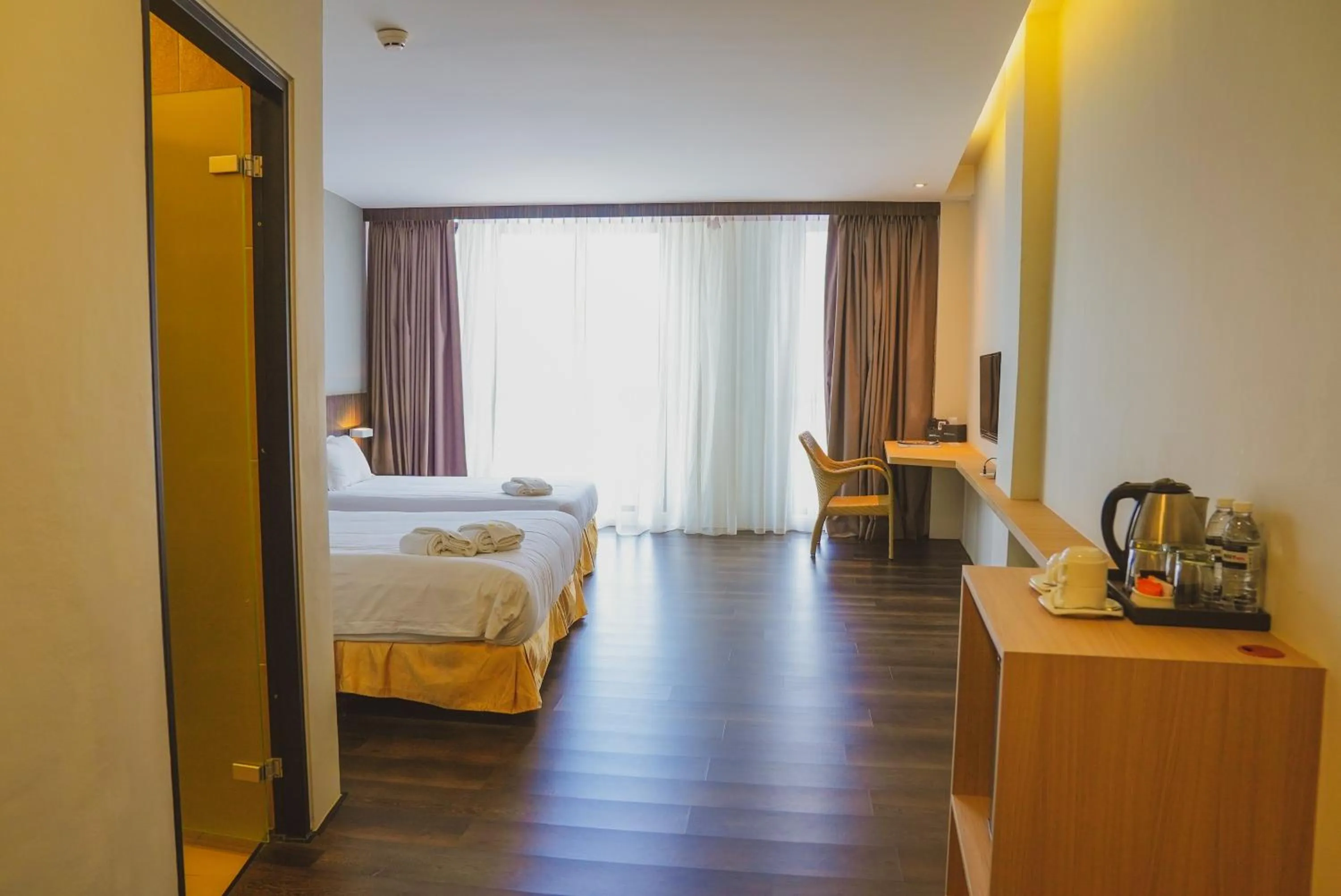 Photo of the whole room, Bed in Roxy Hotel Serian