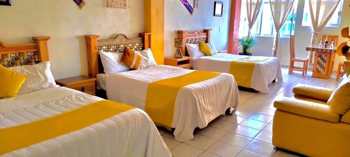 Triple Room in Hotel Carnaval Triple Room in Hotel Carnaval