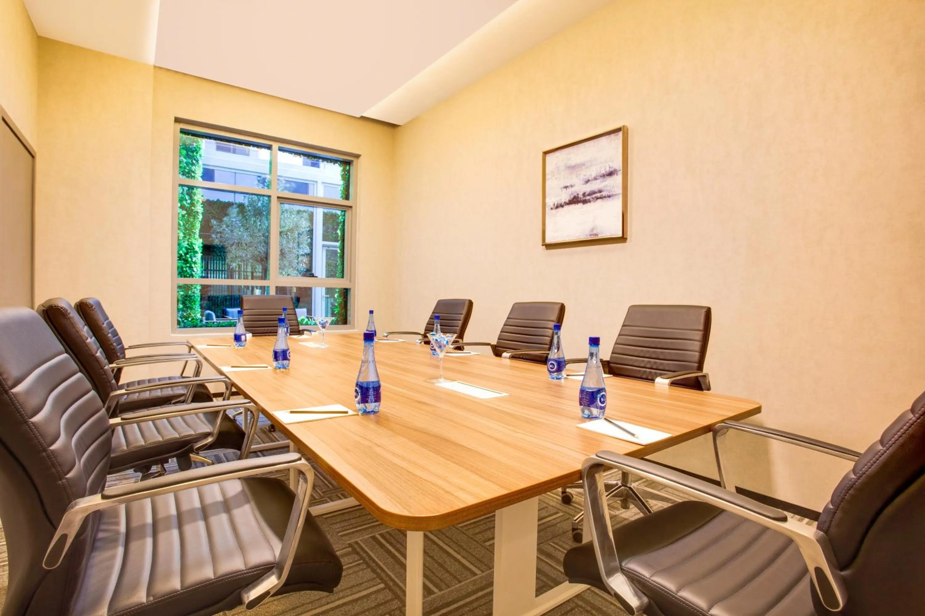Meeting/conference room in Lemon Tree Hotel, Jumeirah Dubai