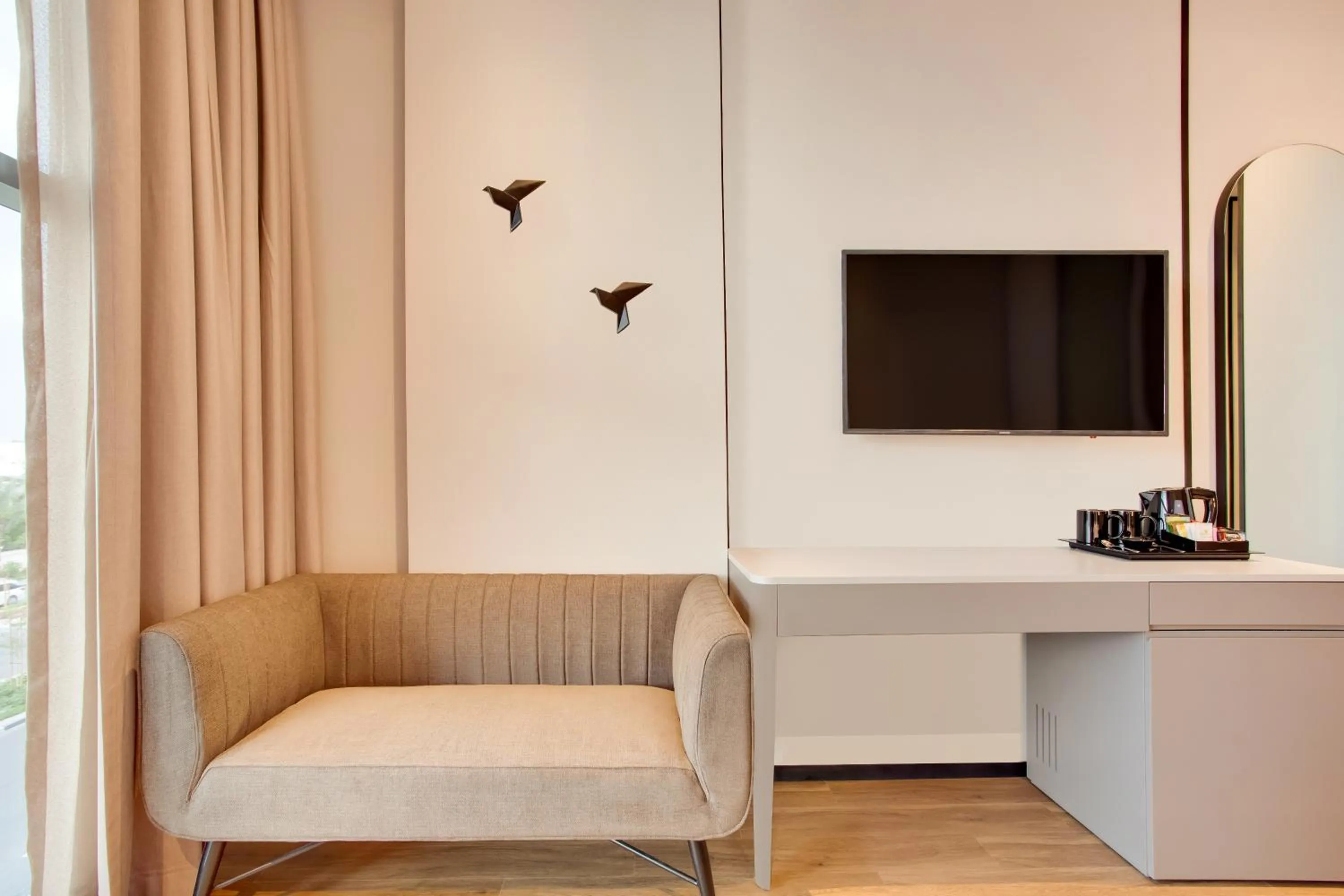 Living room in Lemon Tree Hotel, Jumeirah Dubai