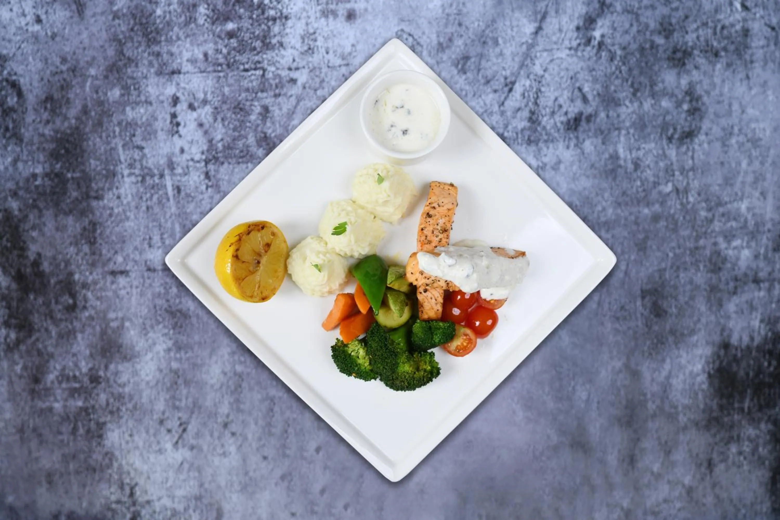 Restaurant/places to eat in Lemon Tree Hotel, Jumeirah Dubai