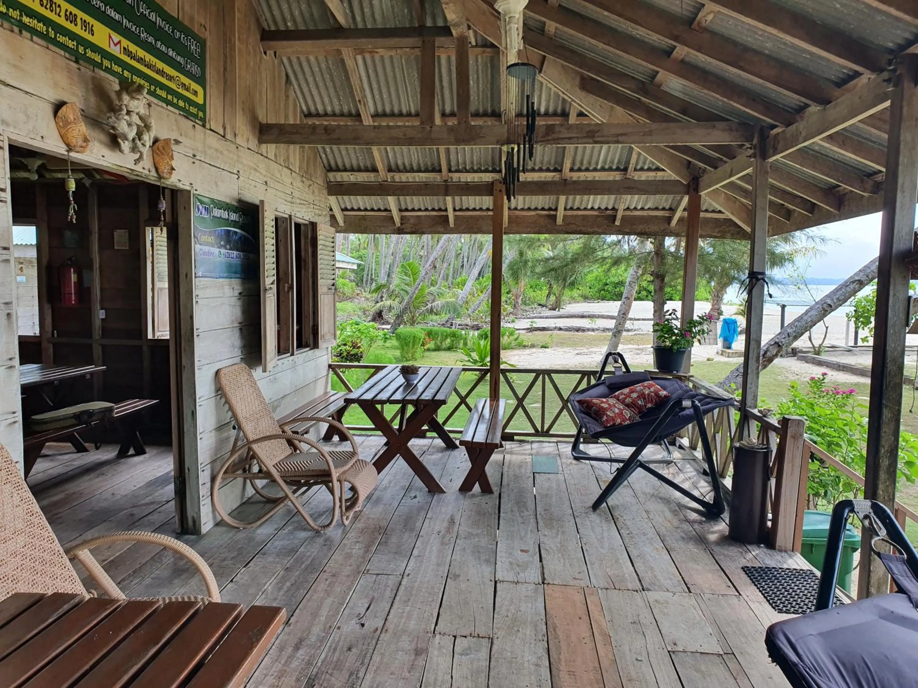 Restaurant/places to eat in MB Palambak Island Resort Pulau Banyak Aceh Singkil