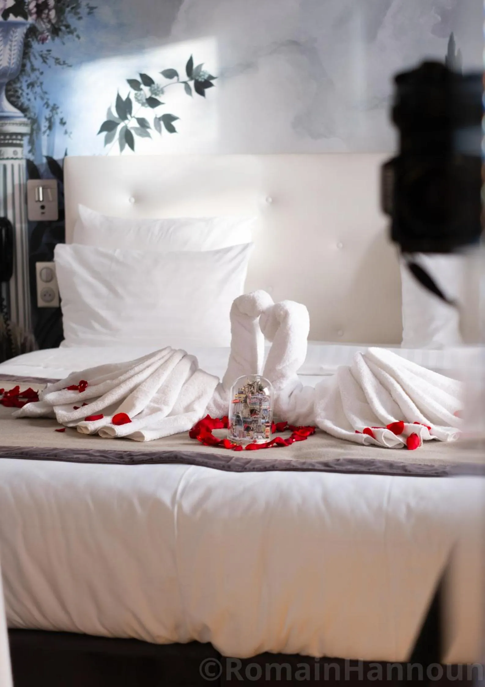 Decorative detail, Bed in Hotel Taylor