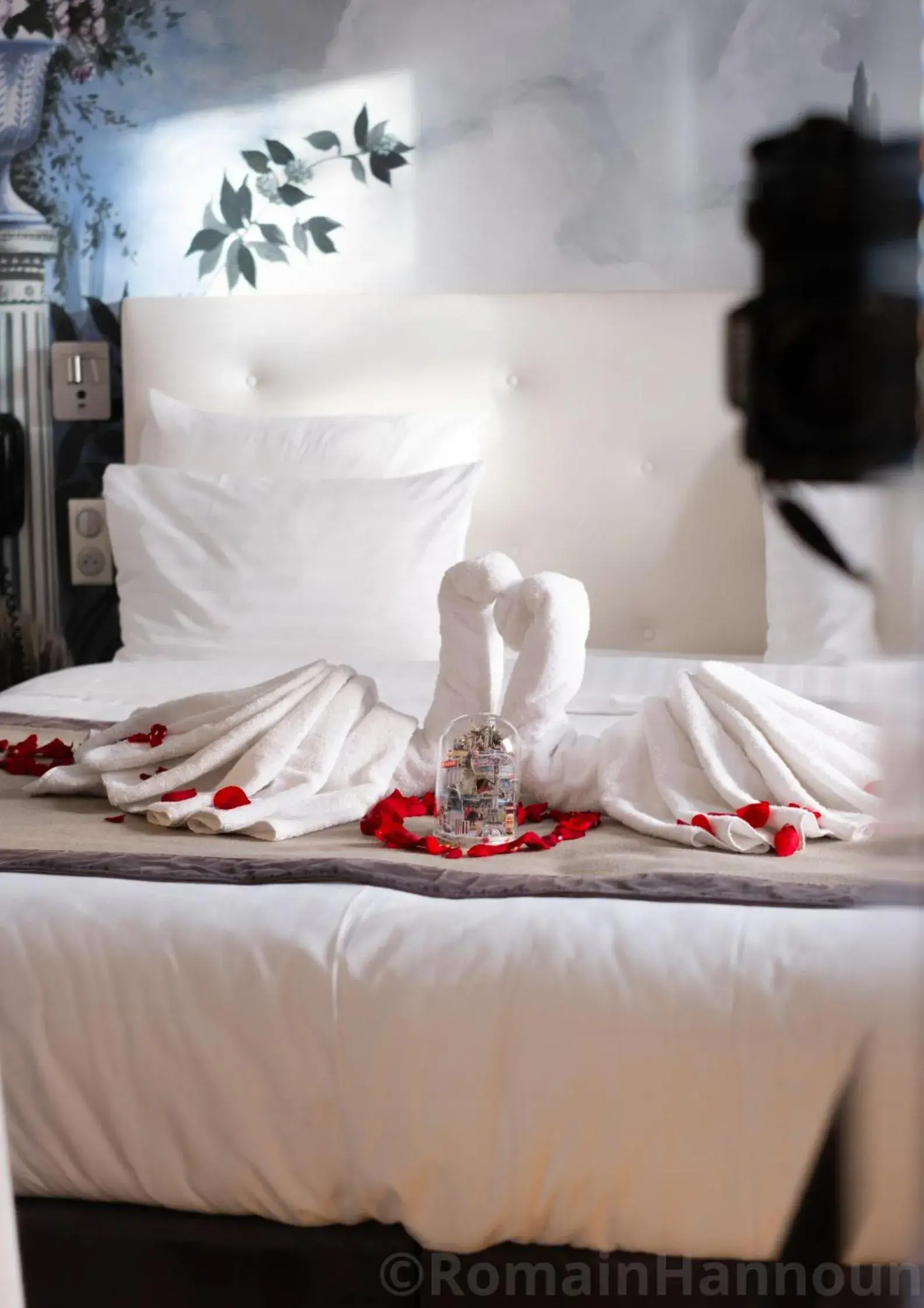 Decorative detail, Bed in Hotel Taylor Decorative detail, Bed in Hotel Taylor