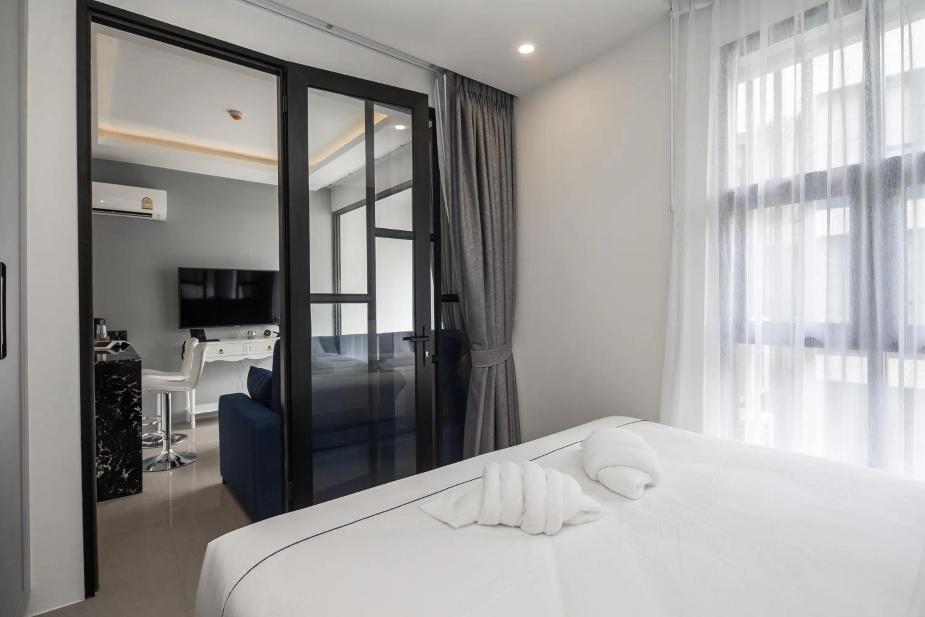 Guests, Bed in Palmyrah Surin Beach Residence