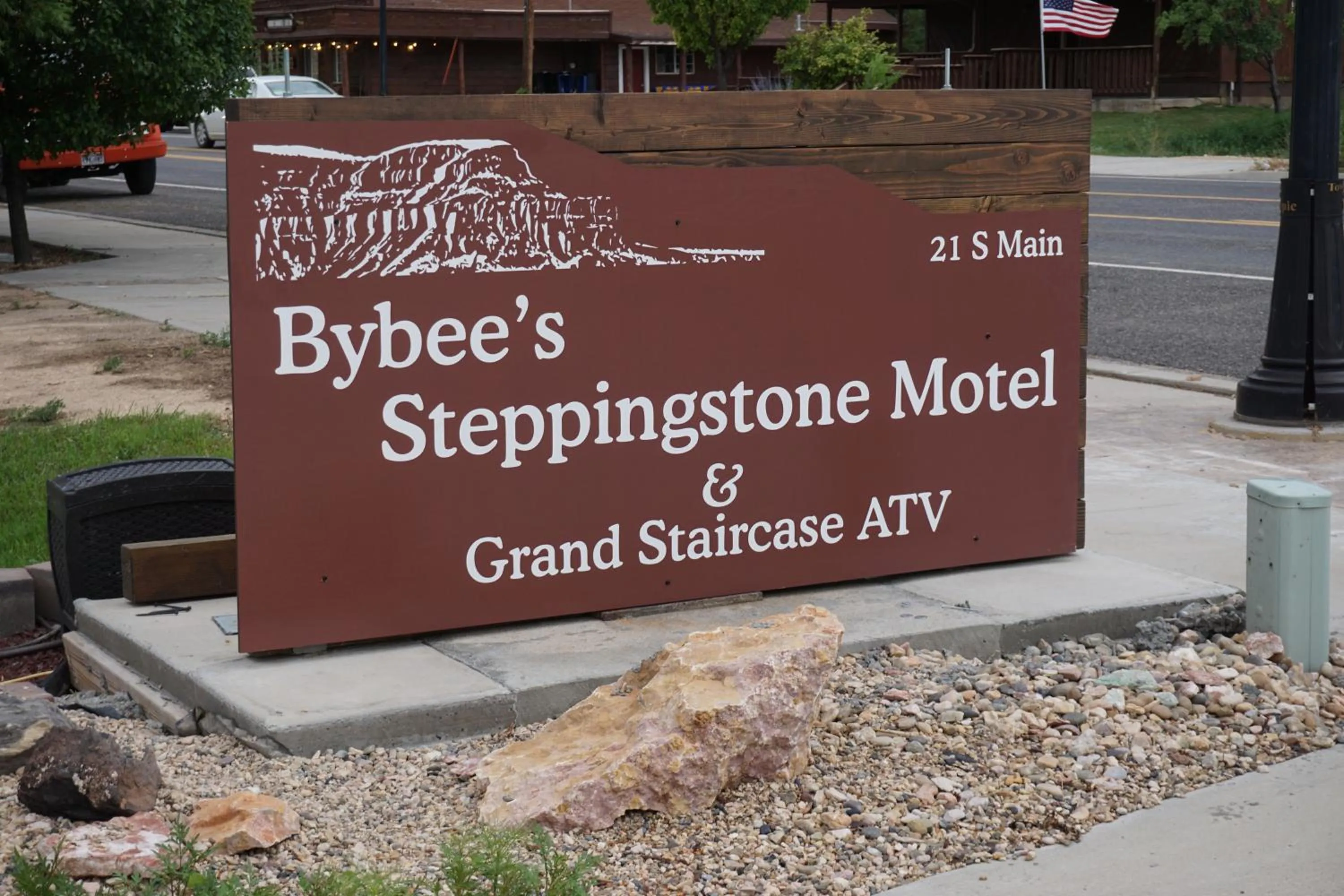 Property logo or sign in Bybee's Steppingstone Motel