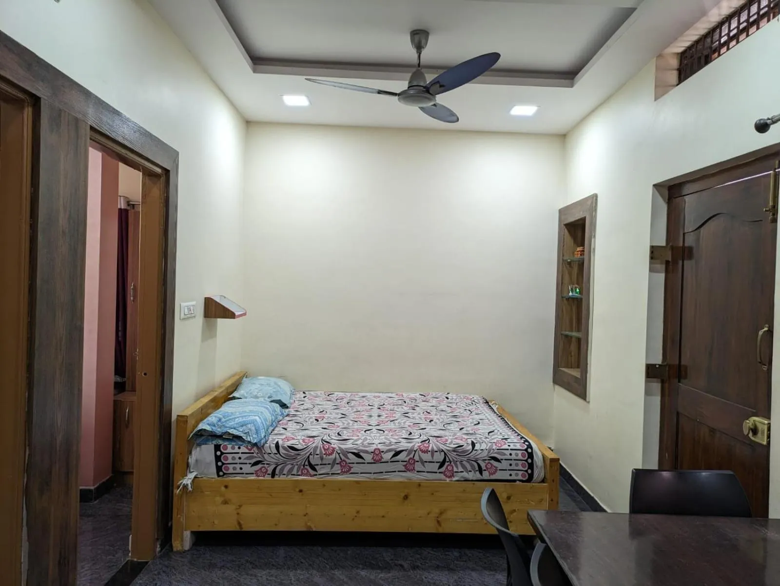 Bed in Hampi Two Bedroom Guesthouse
