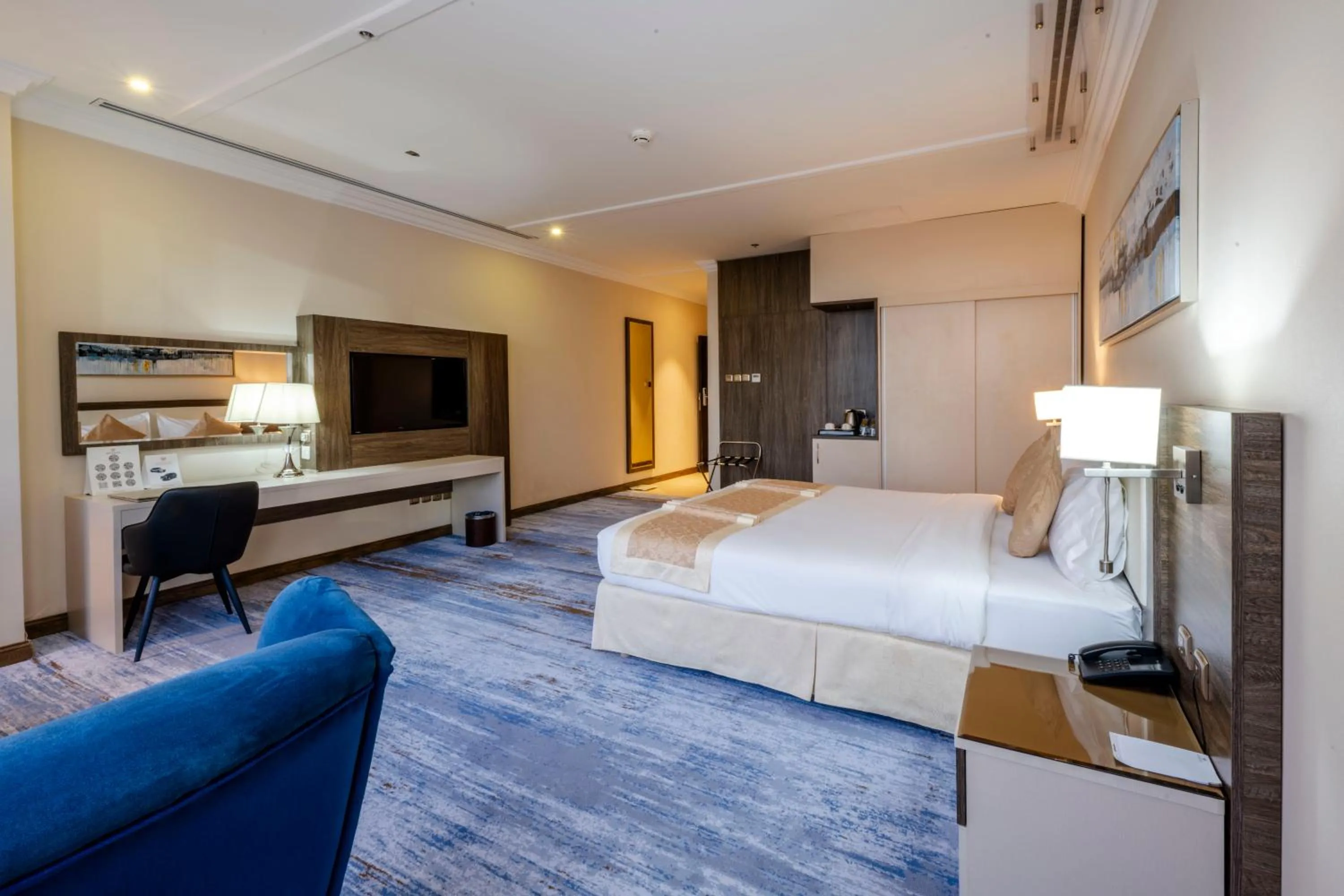 Bedroom, Bed in Hayat Al Riyadh Hotel