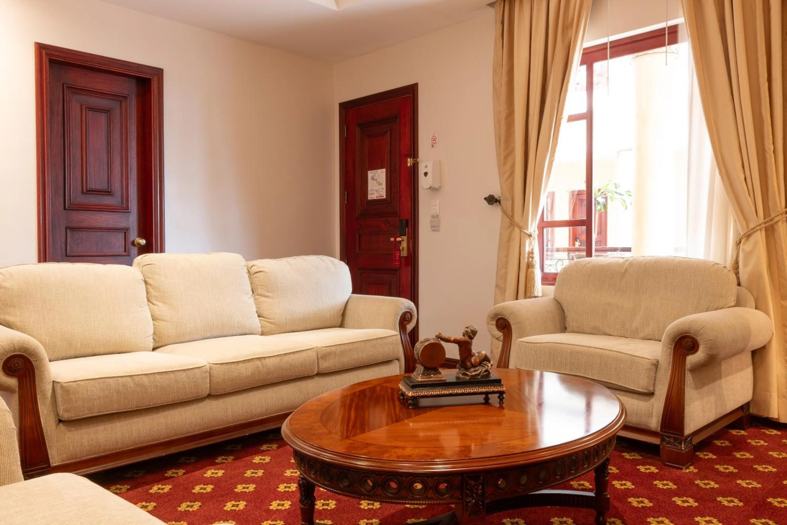 Grand Victoria Boutique Hotel