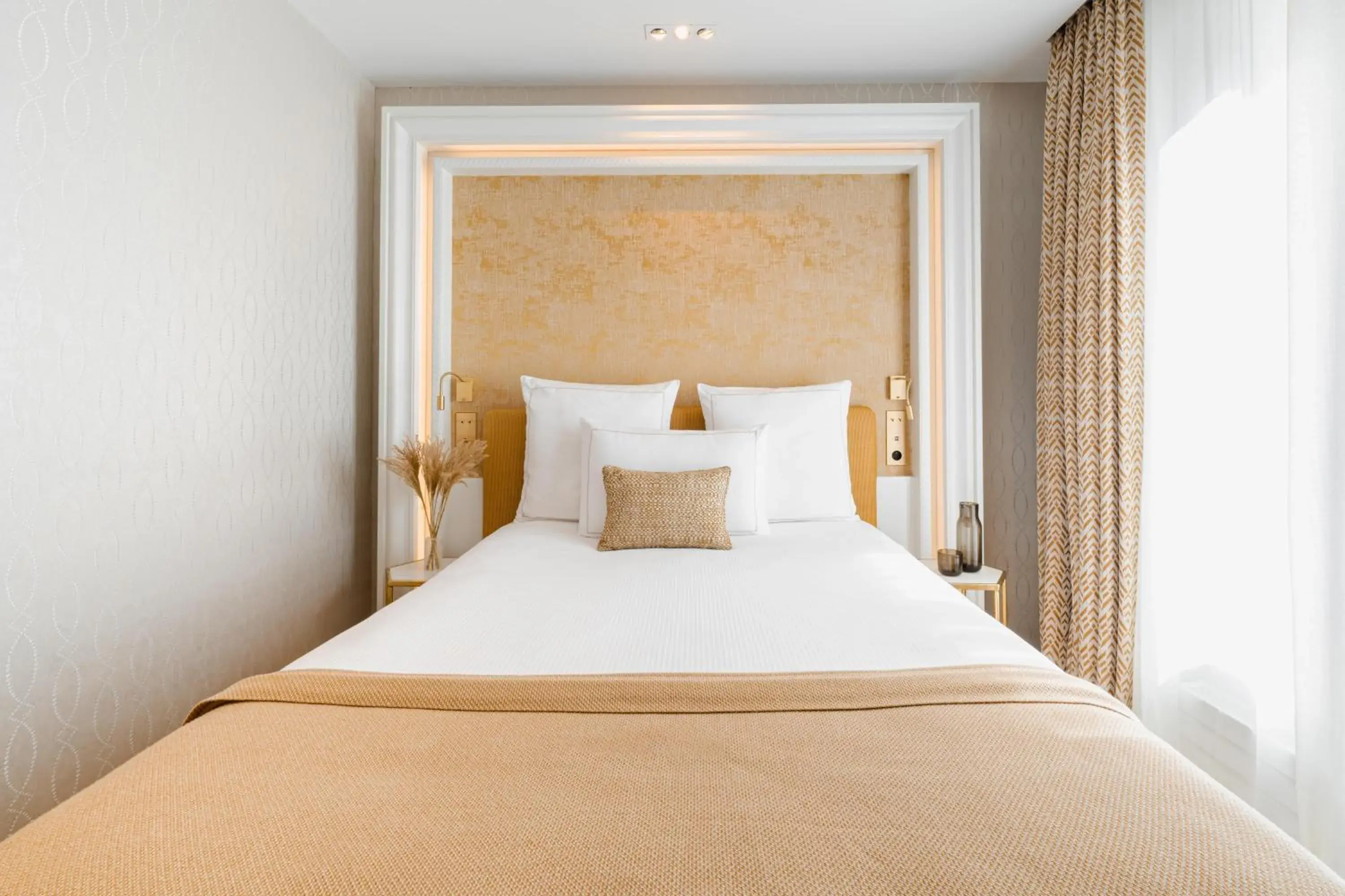 Bed in Hôtel Madison Bed in Hôtel Madison