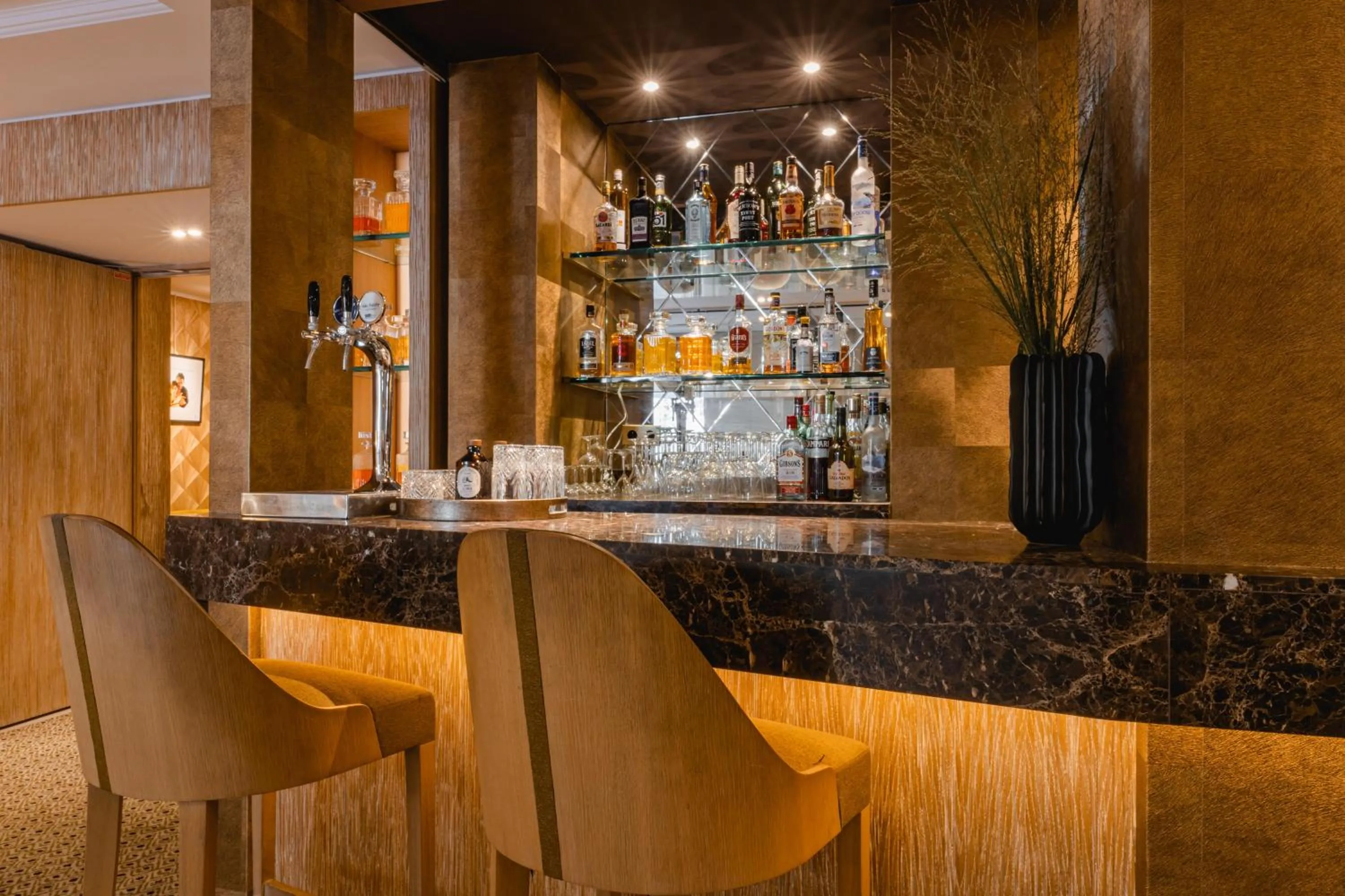 Lounge or bar in Hôtel Madison