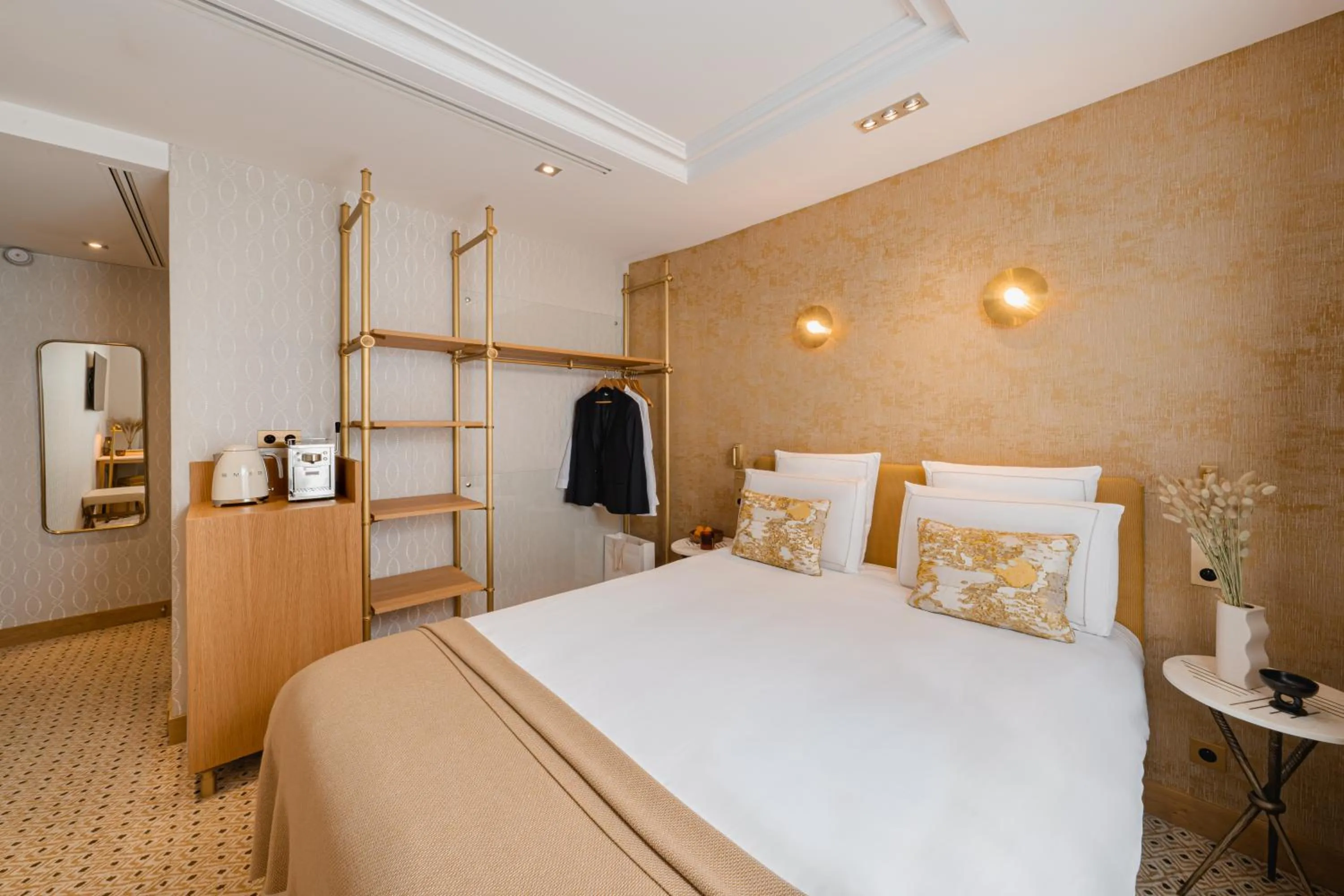 Bedroom, Bed in Hôtel Madison