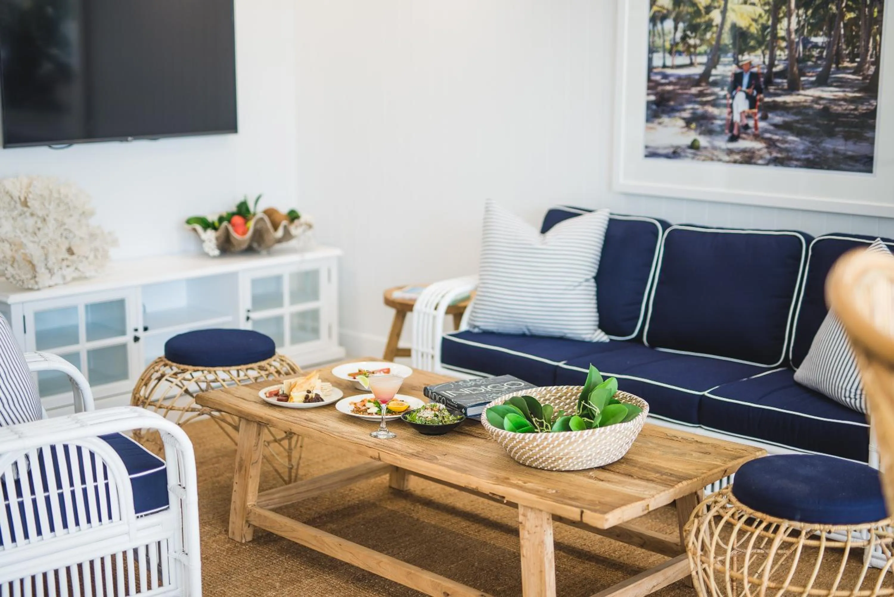 Communal lounge/ TV room in Tingirana Noosa