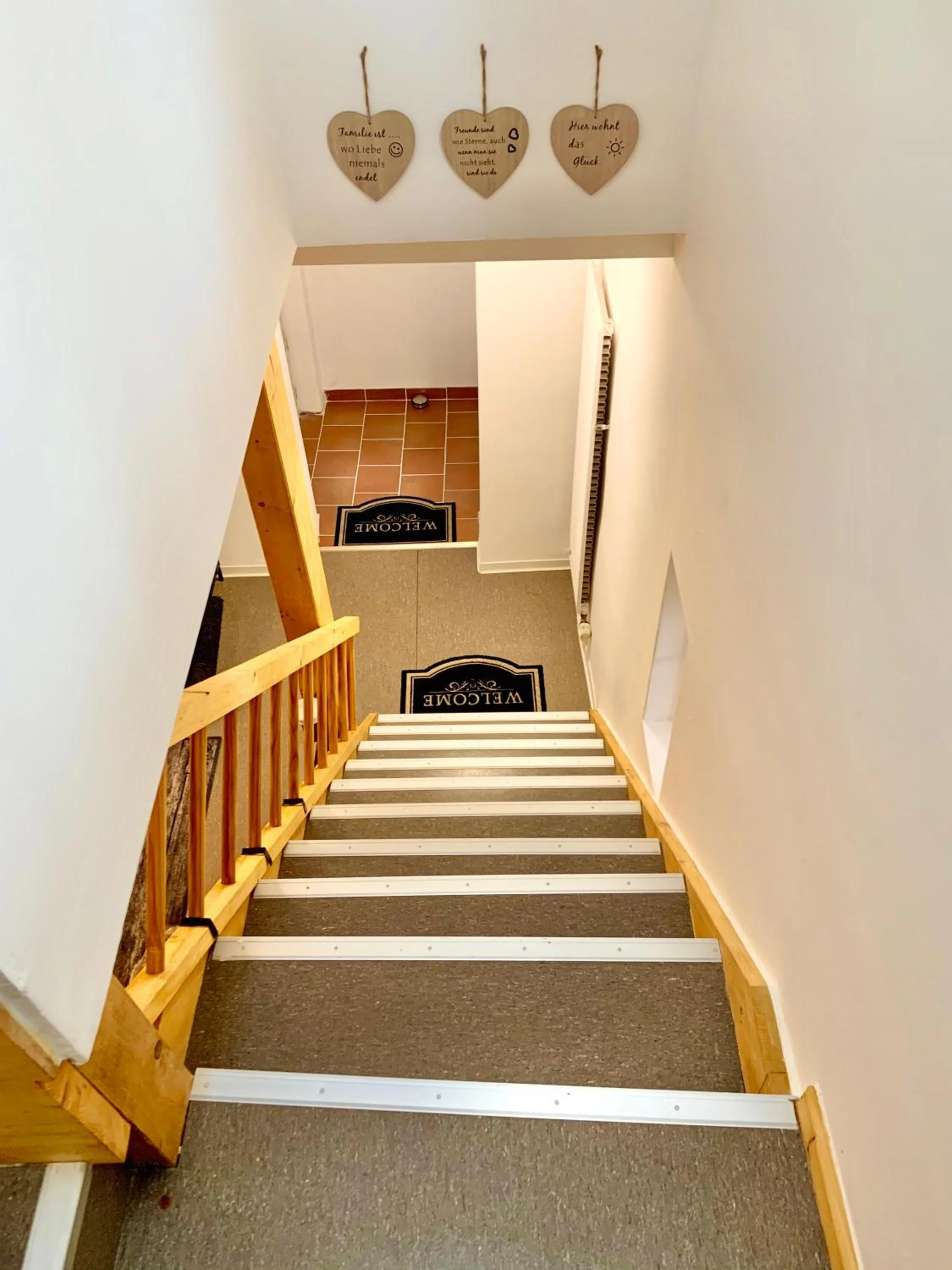 New Hostel Berlin Mitte FREE SNACK hot tea and coffee