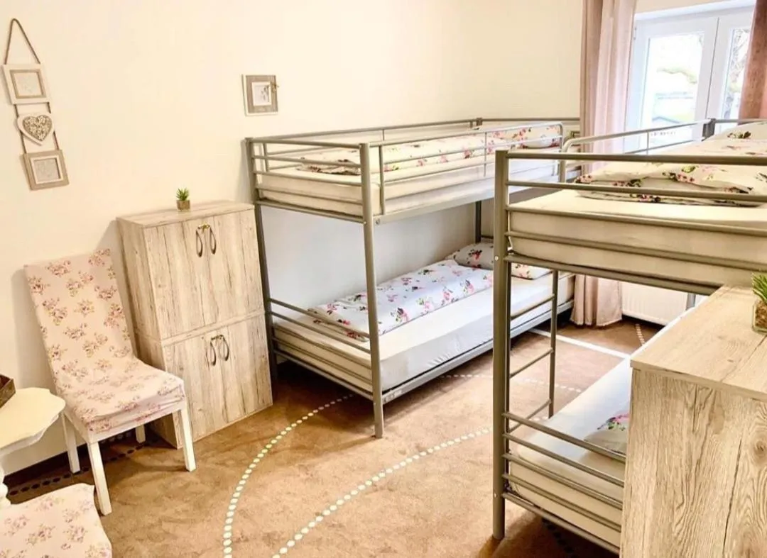 Bed in New Hostel Berlin Mitte FREE SNACK hot tea and coffee