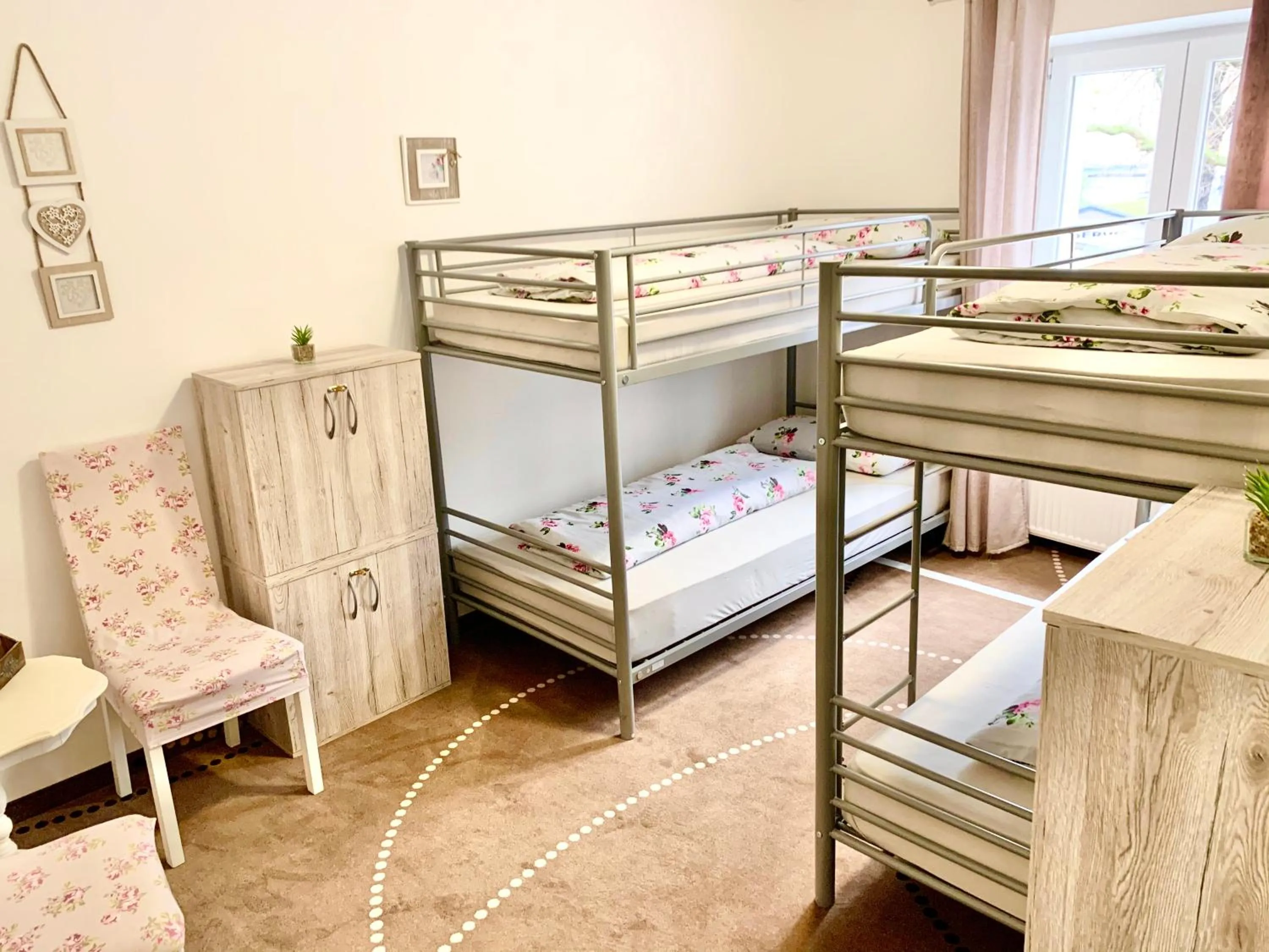 Bed in New Hostel Berlin Mitte FREE SNACK hot tea and coffee