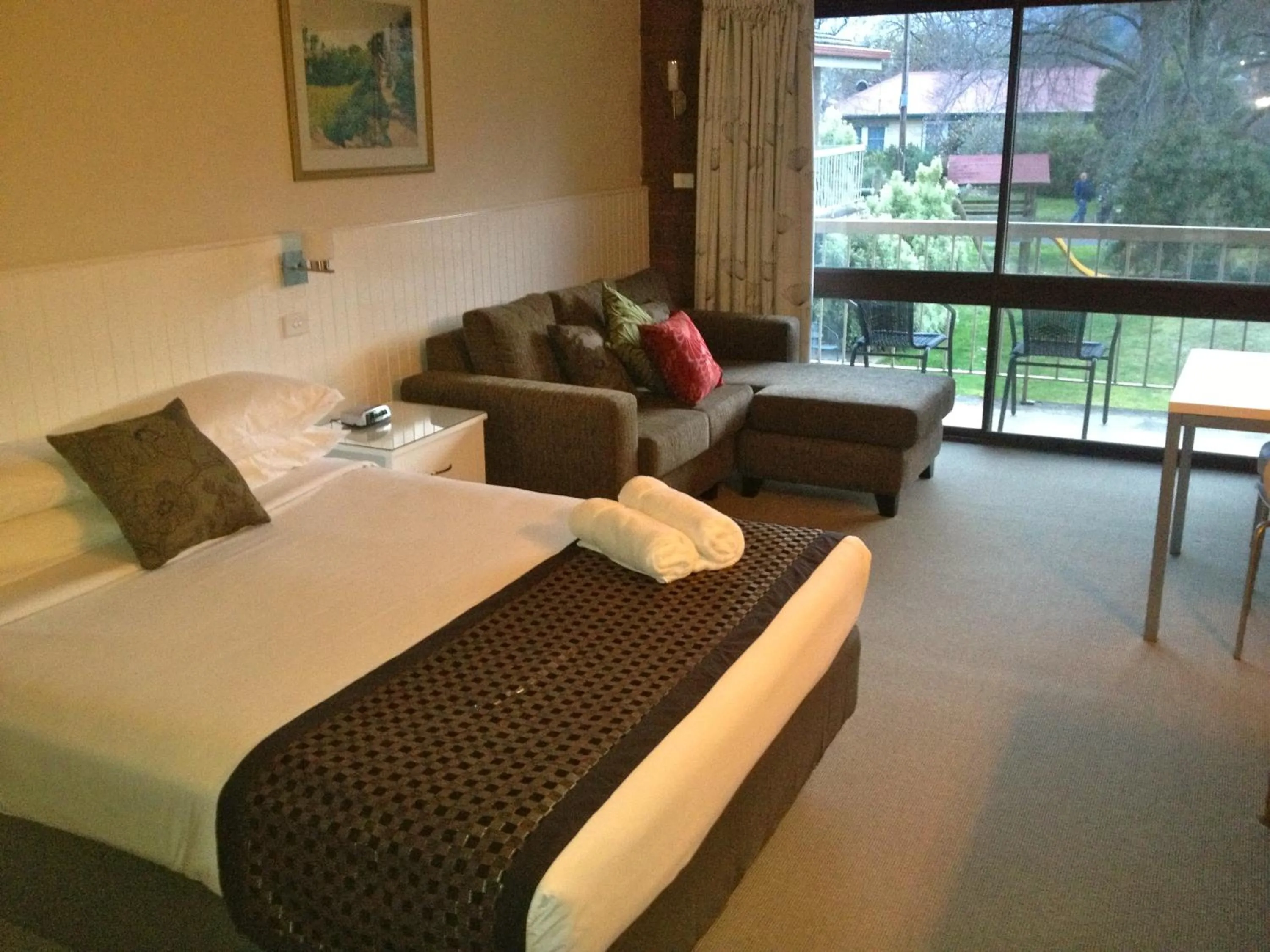 Bed in Bogong View Motor Inn