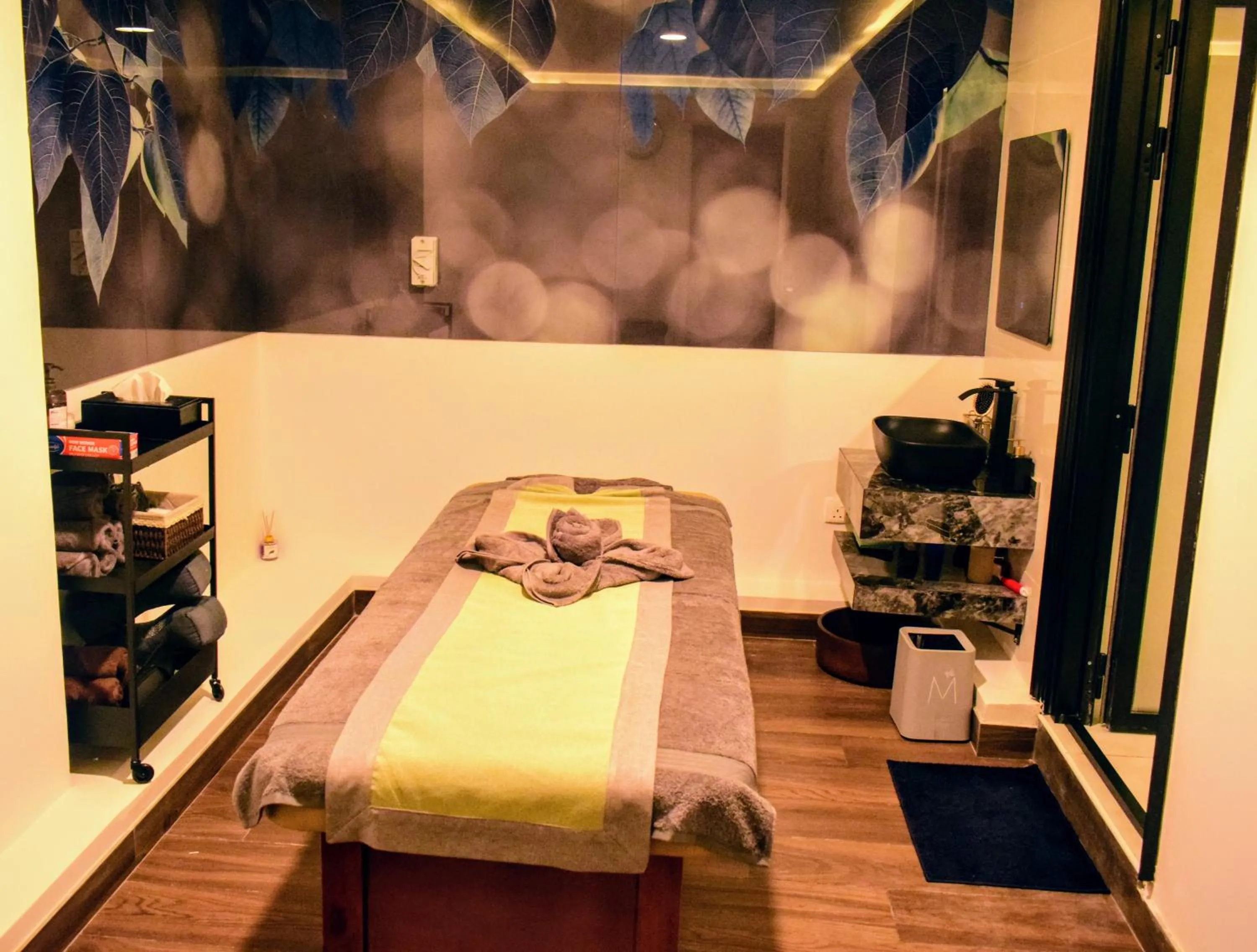 Spa and wellness centre/facilities, Bed in Wyndham Garden Muscat Al Khuwair