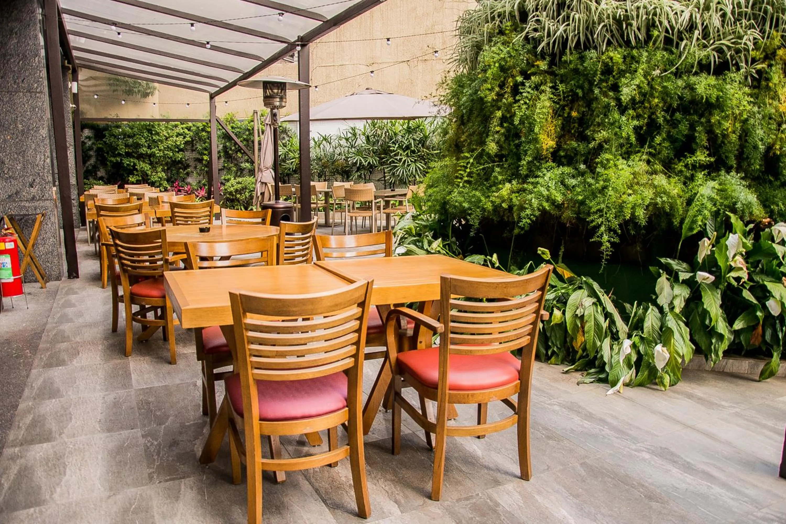 Restaurant/places to eat in TRYP by Wyndham São Paulo Paulista Paraíso